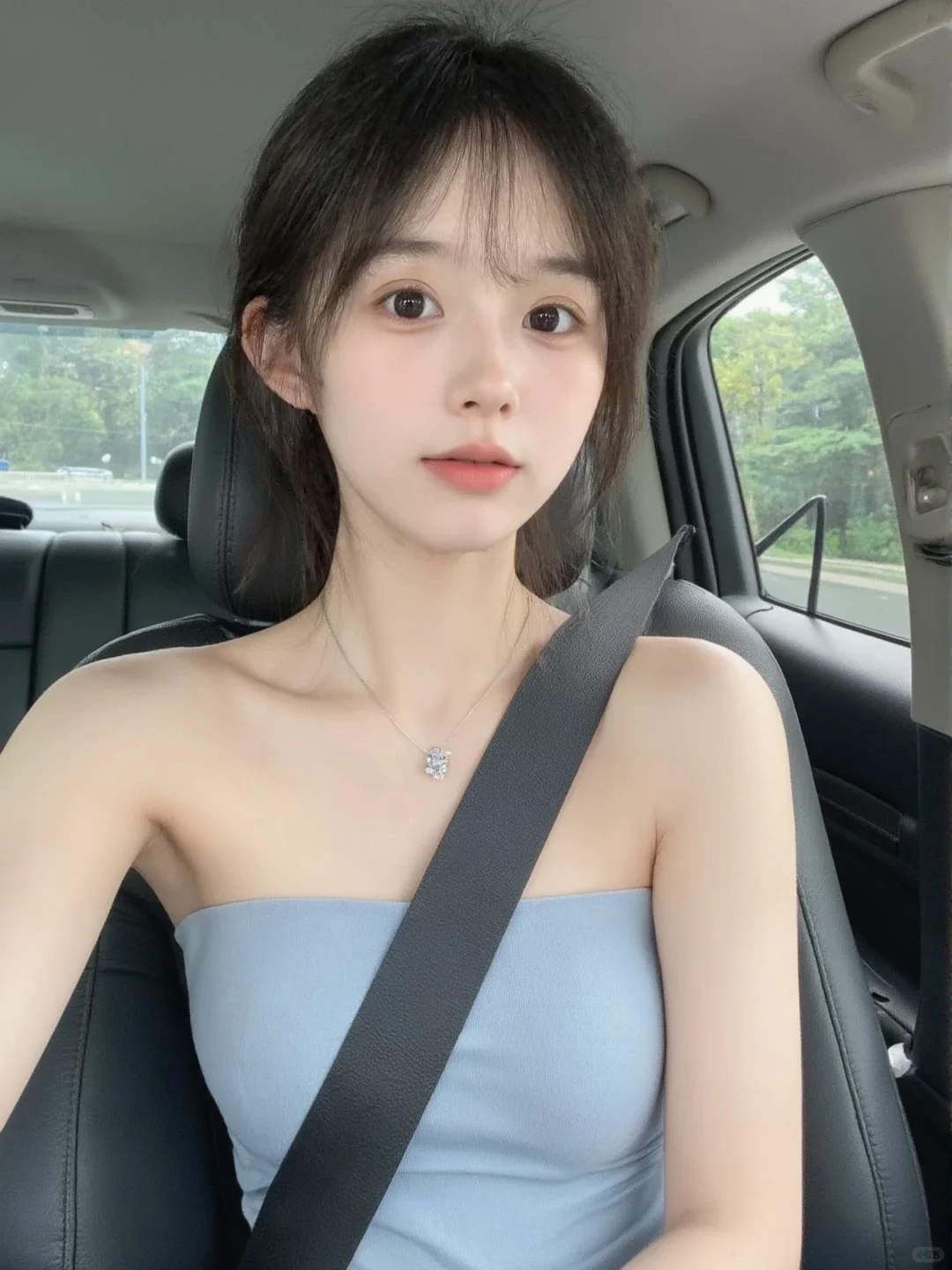 开车时的松弛感美女～～～