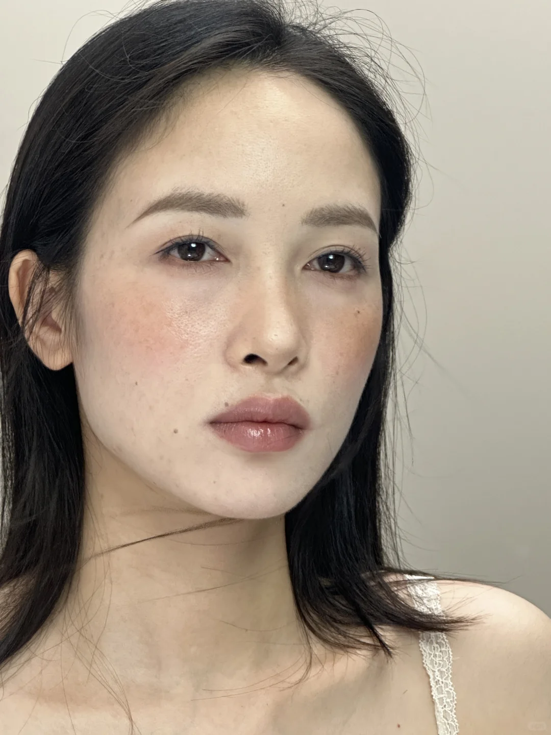 每当别人猛夸我好看的时候我总是很心虚