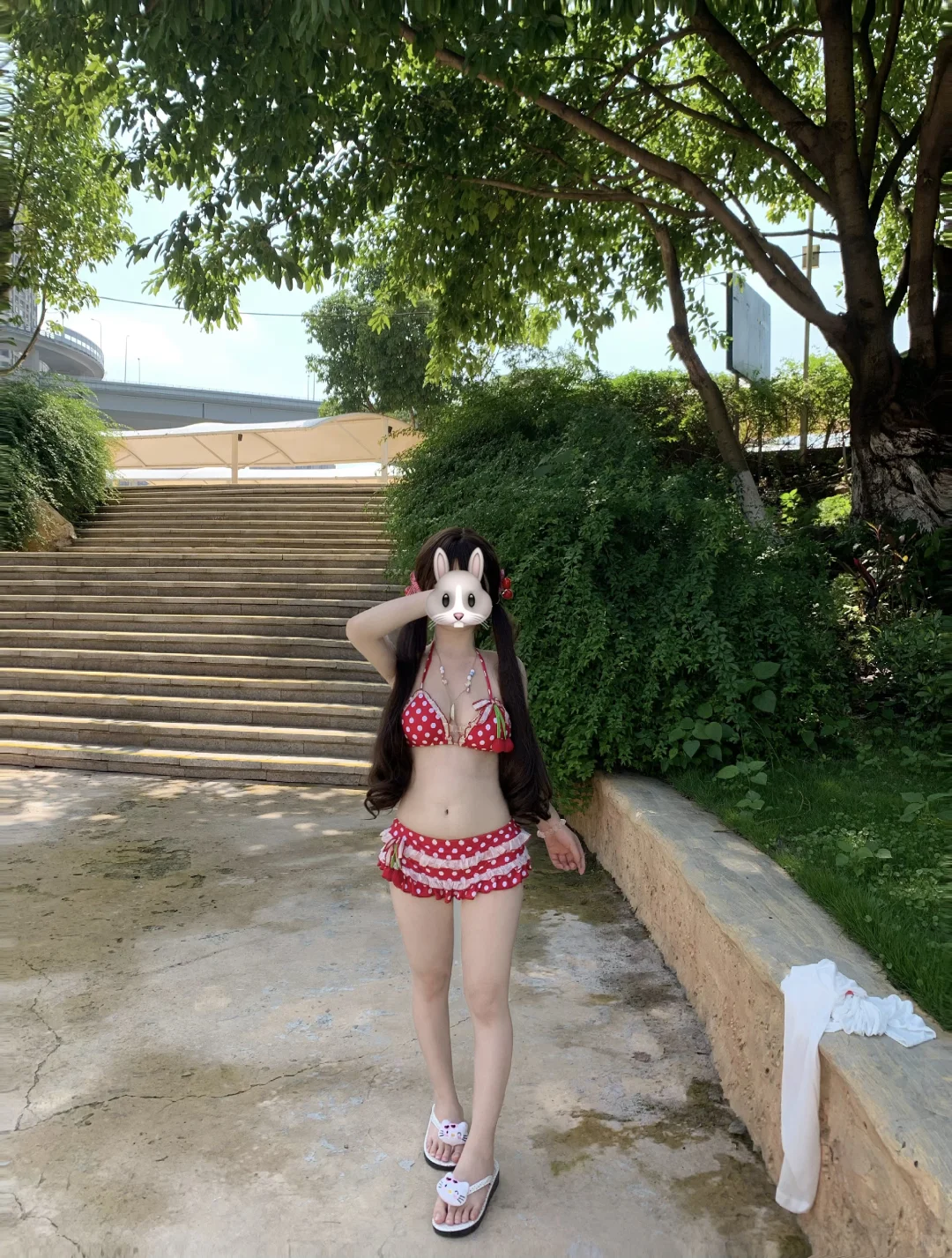 🌊👙