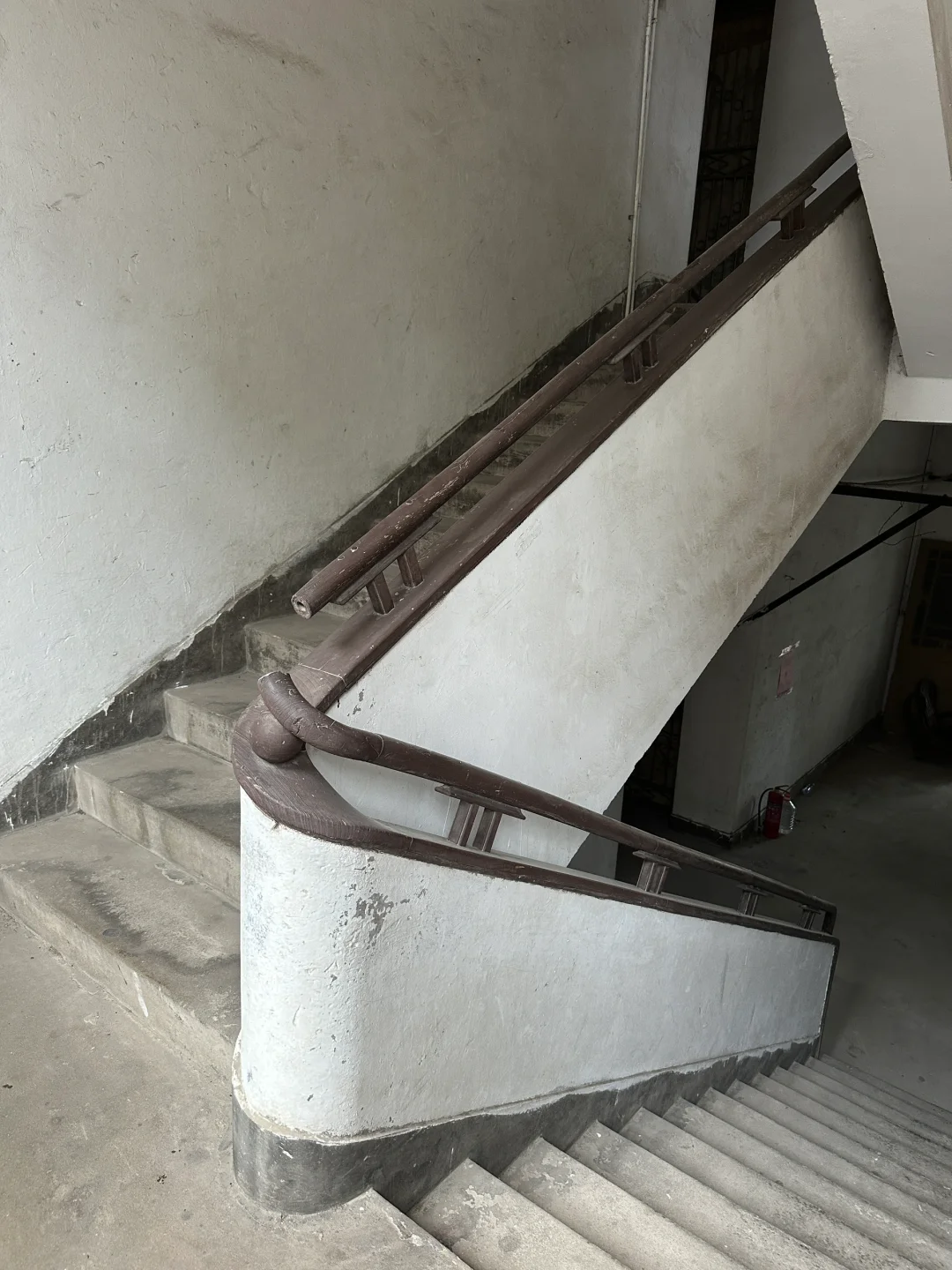 福州路旁一栋空置的民国红砖小洋房