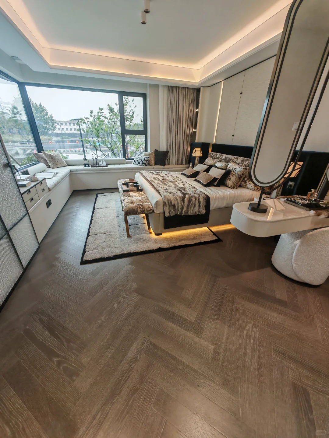 河东中环丨350万起入住湖景奢宅🏡