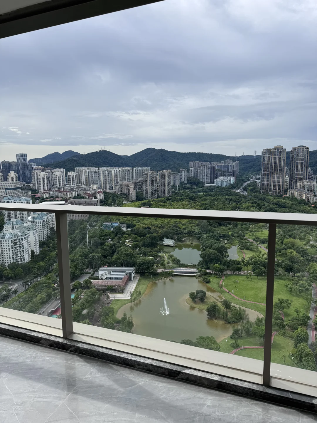 深业中城业主拍大腿
