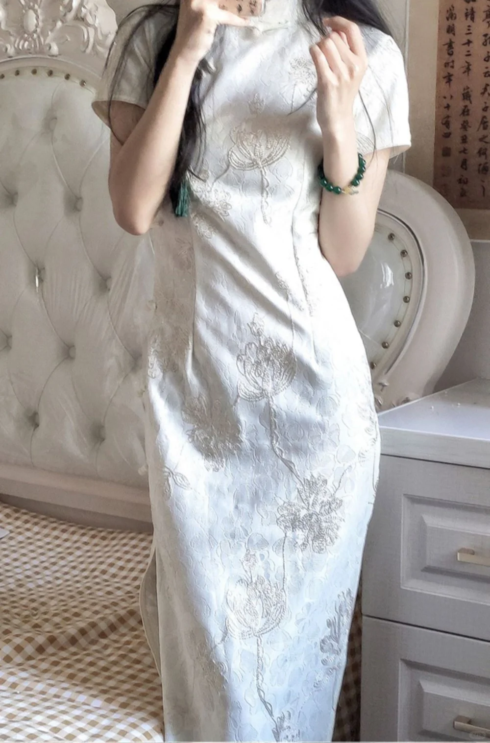 怎么会有这么清冷清冷的旗袍女孩