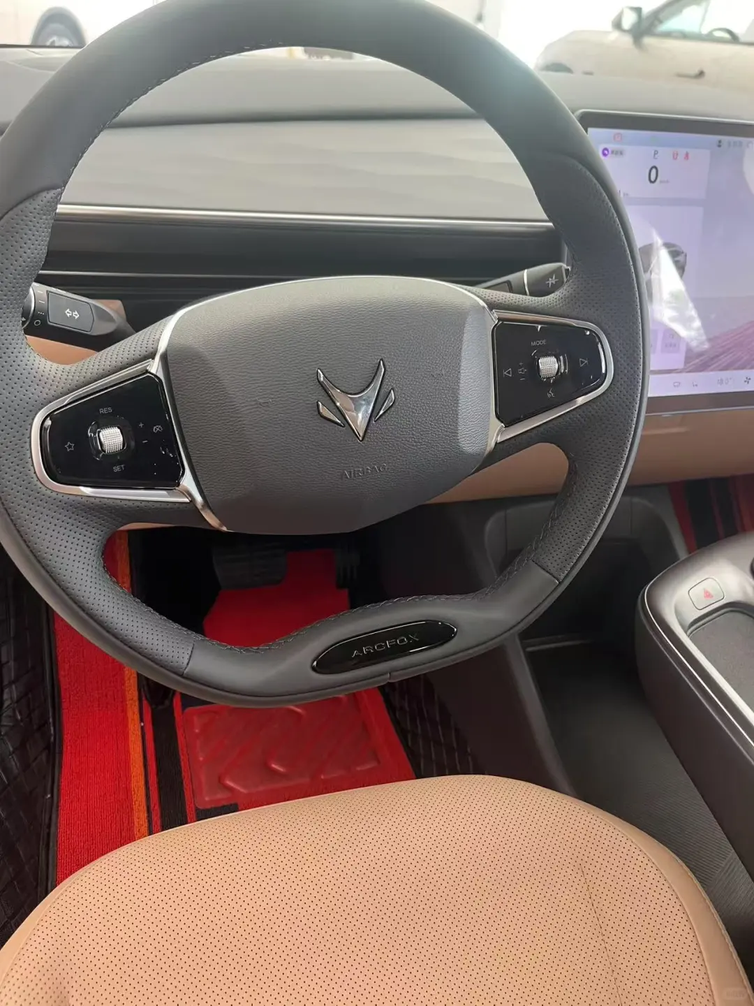 月薪4K也能开豪车？极狐T5零首付提车全记录