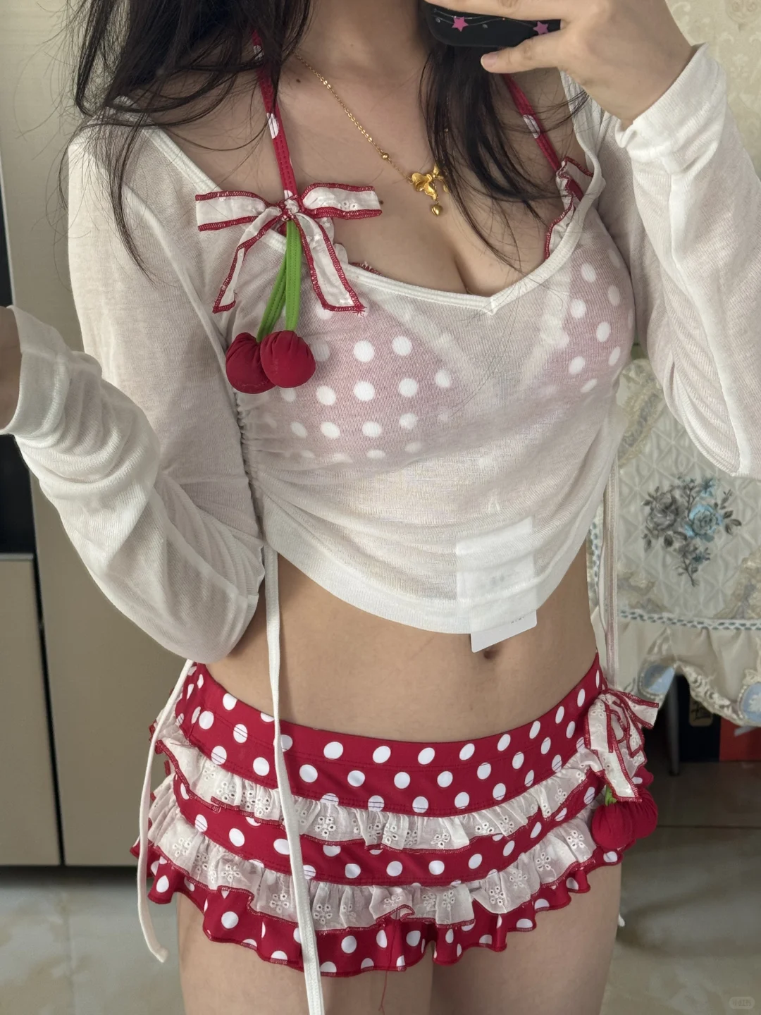 小亚哥泳衣我来返个图