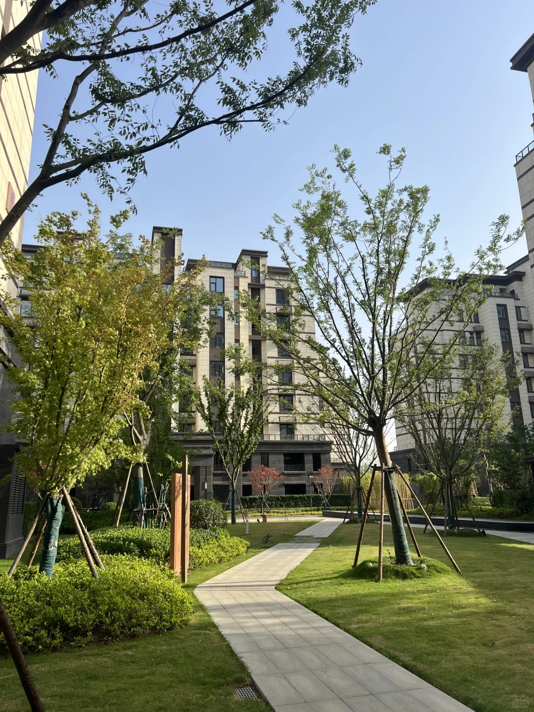捡漏郑东新区团购房，一口价8690地铁口500米