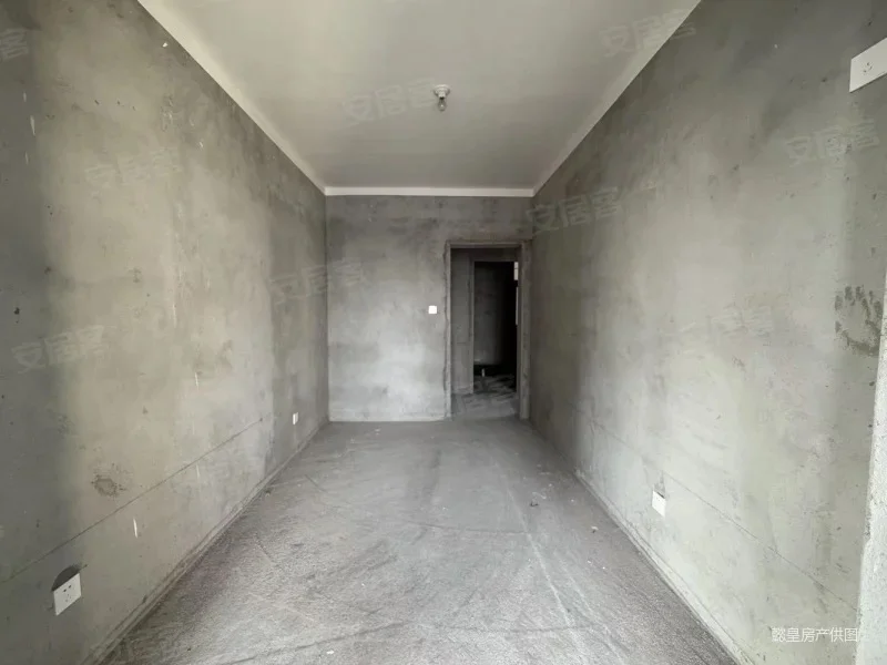 火车站地铁口，实景现房，诚心出售，