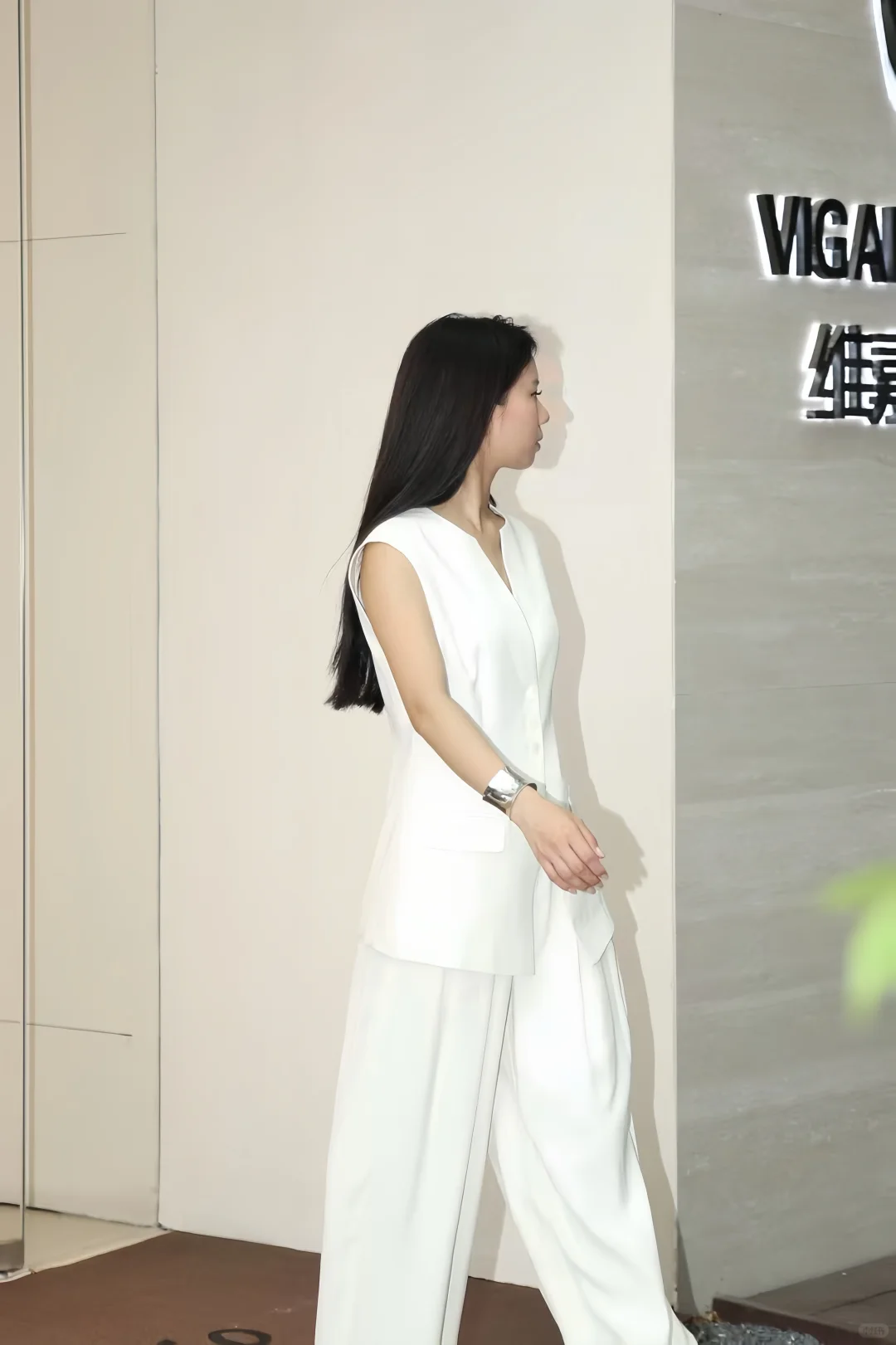 她真的好高级啊！白月光！
