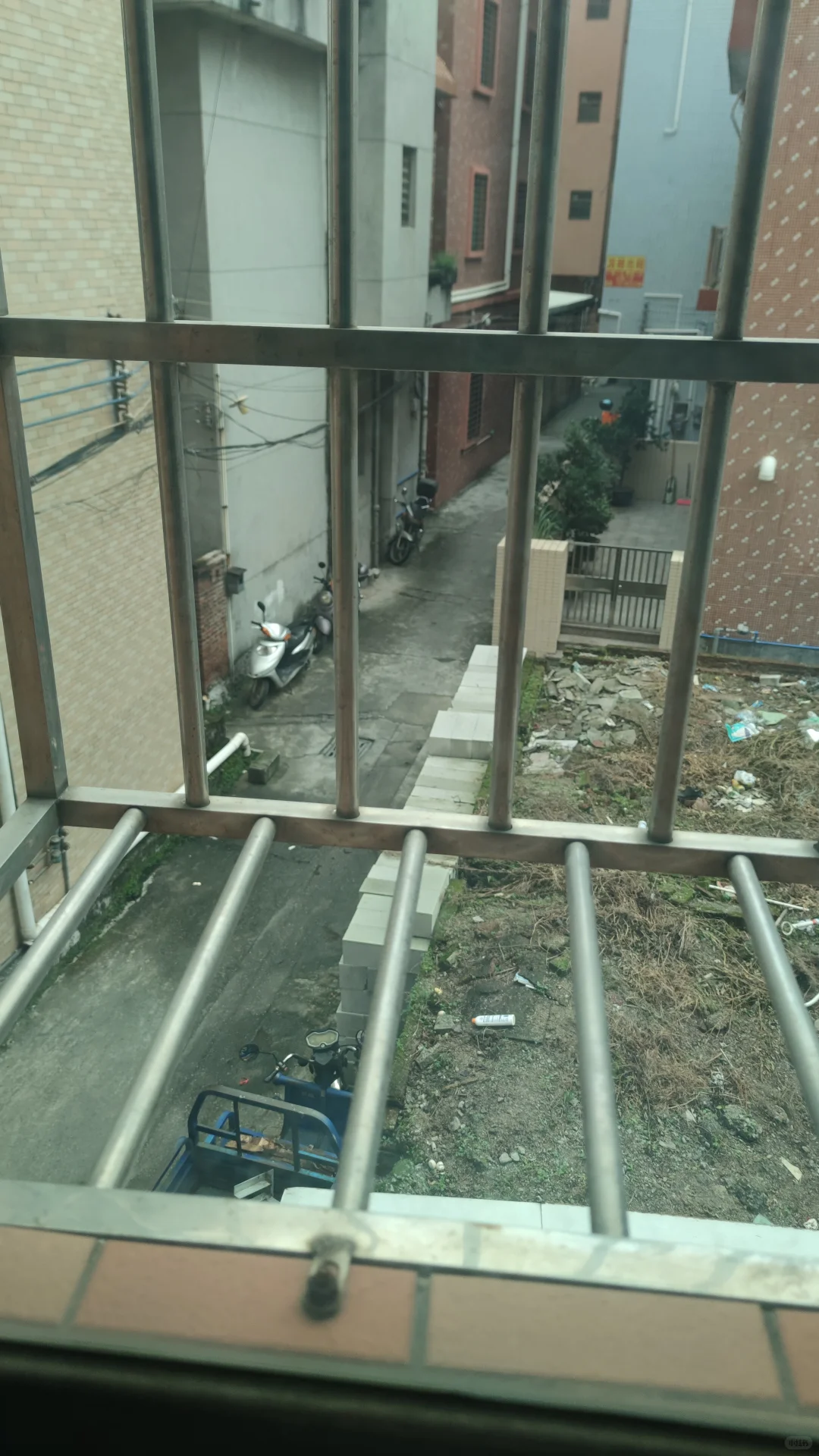 求问！租房楼下这种有影响吗？