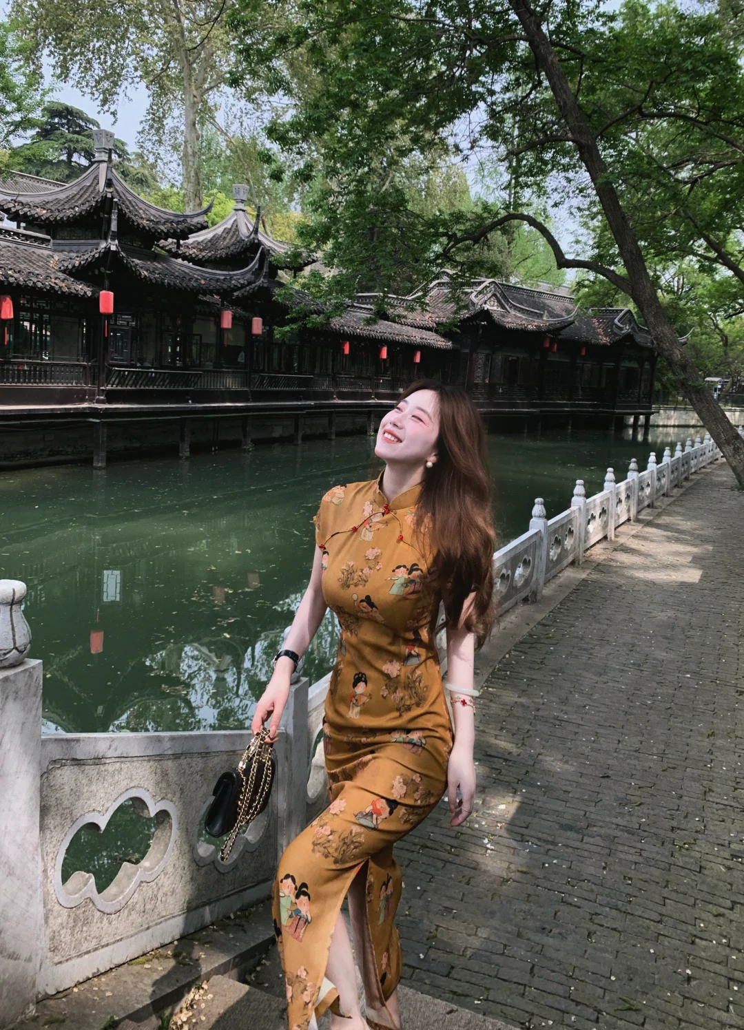 小唐人旗袍裙好喜欢很特别😊可可爱爱