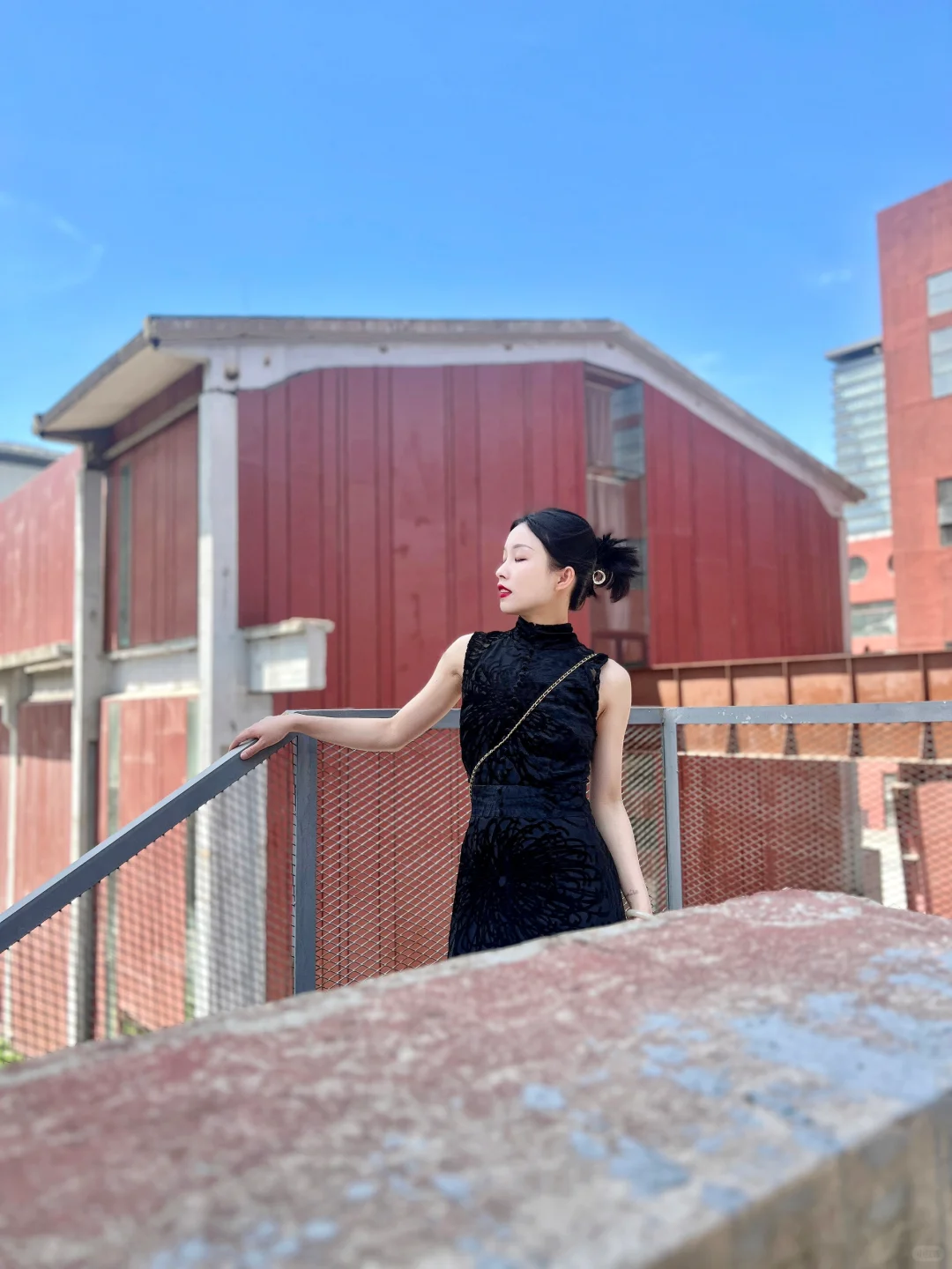 黑丝绒 美人把裙子穿得太好看啦