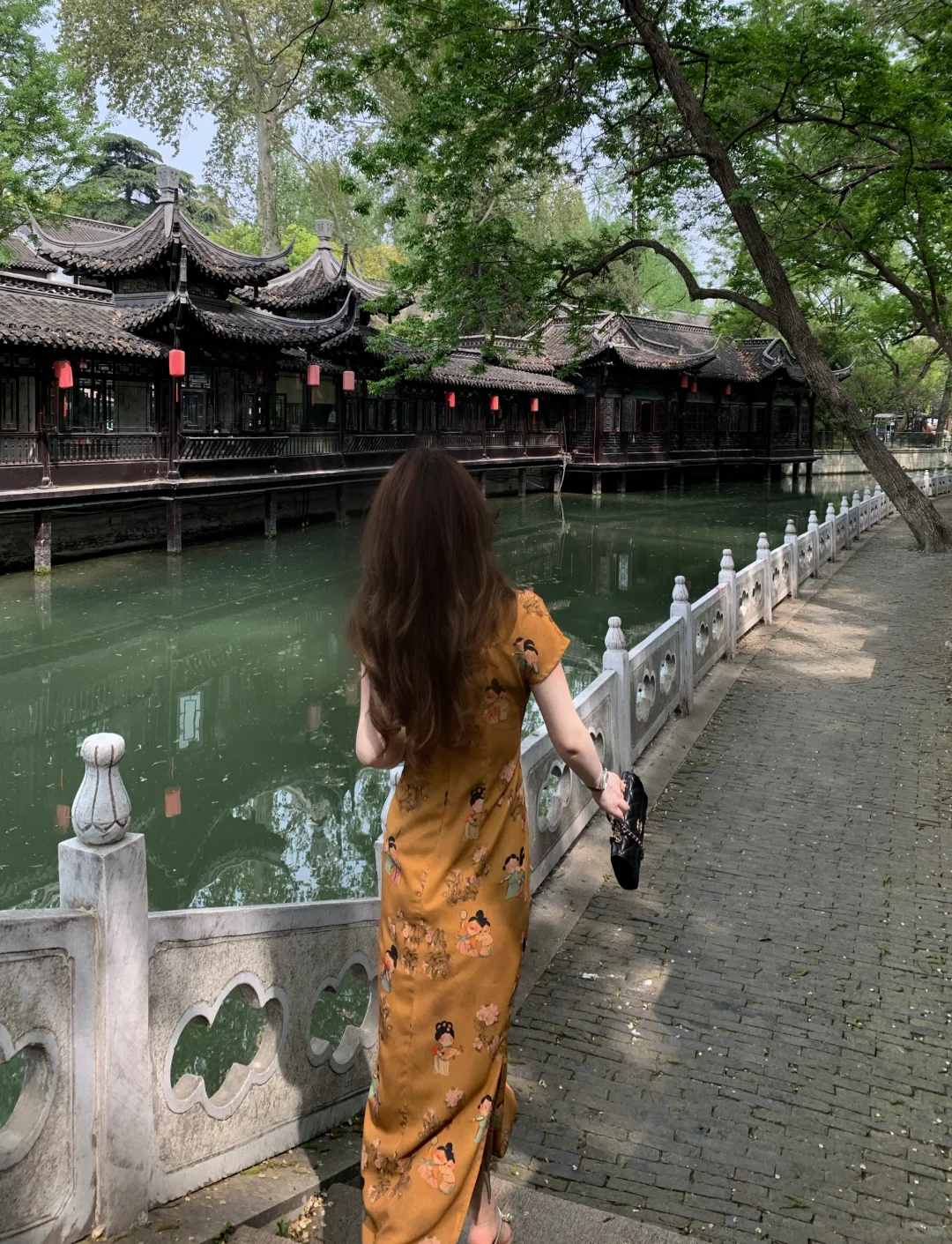 小唐人旗袍裙好喜欢很特别😊可可爱爱