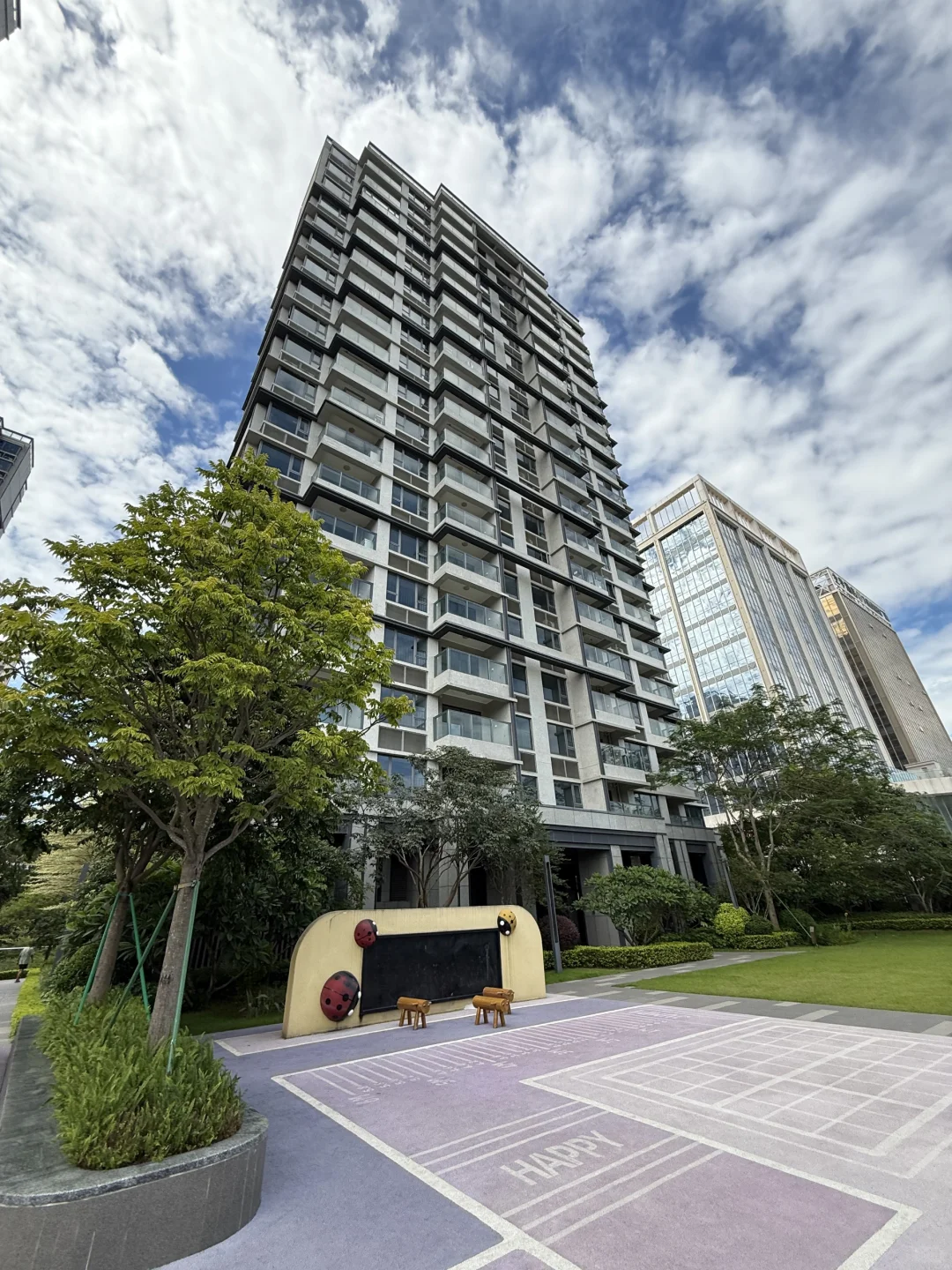 降价捡漏！珠海香洲区120万买板楼大三房！