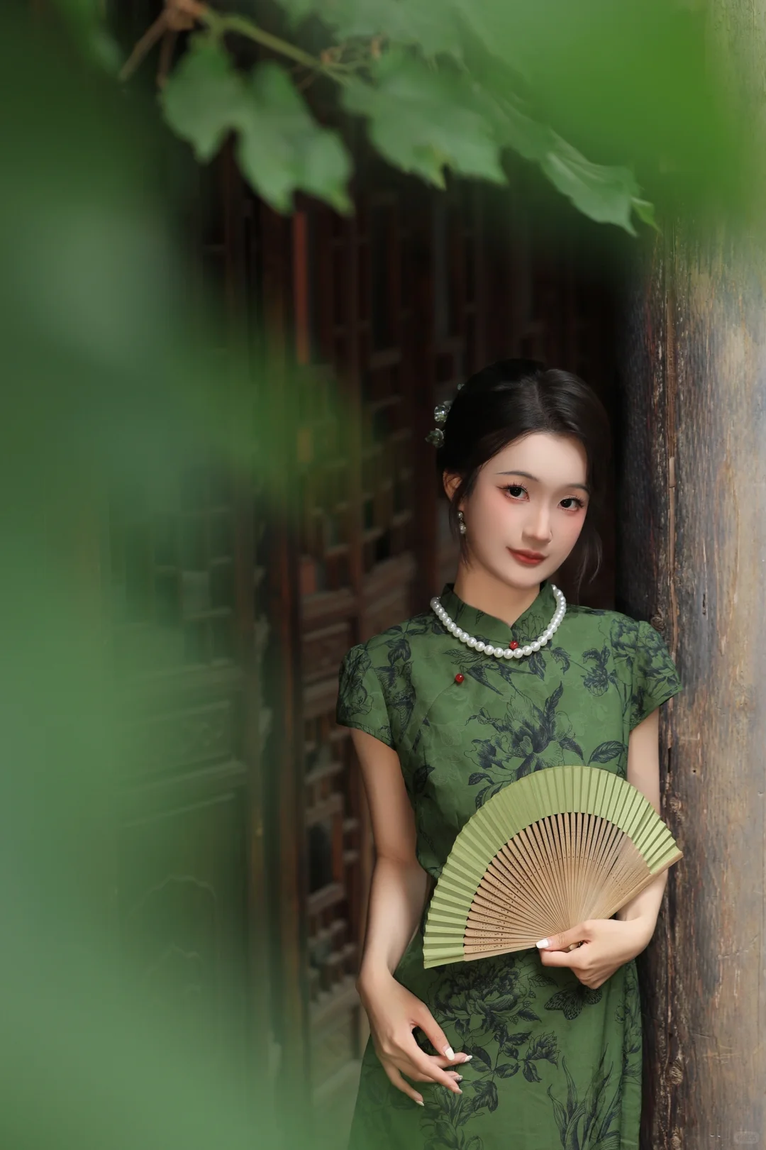 旗袍跟着我这么摆！绝对好看