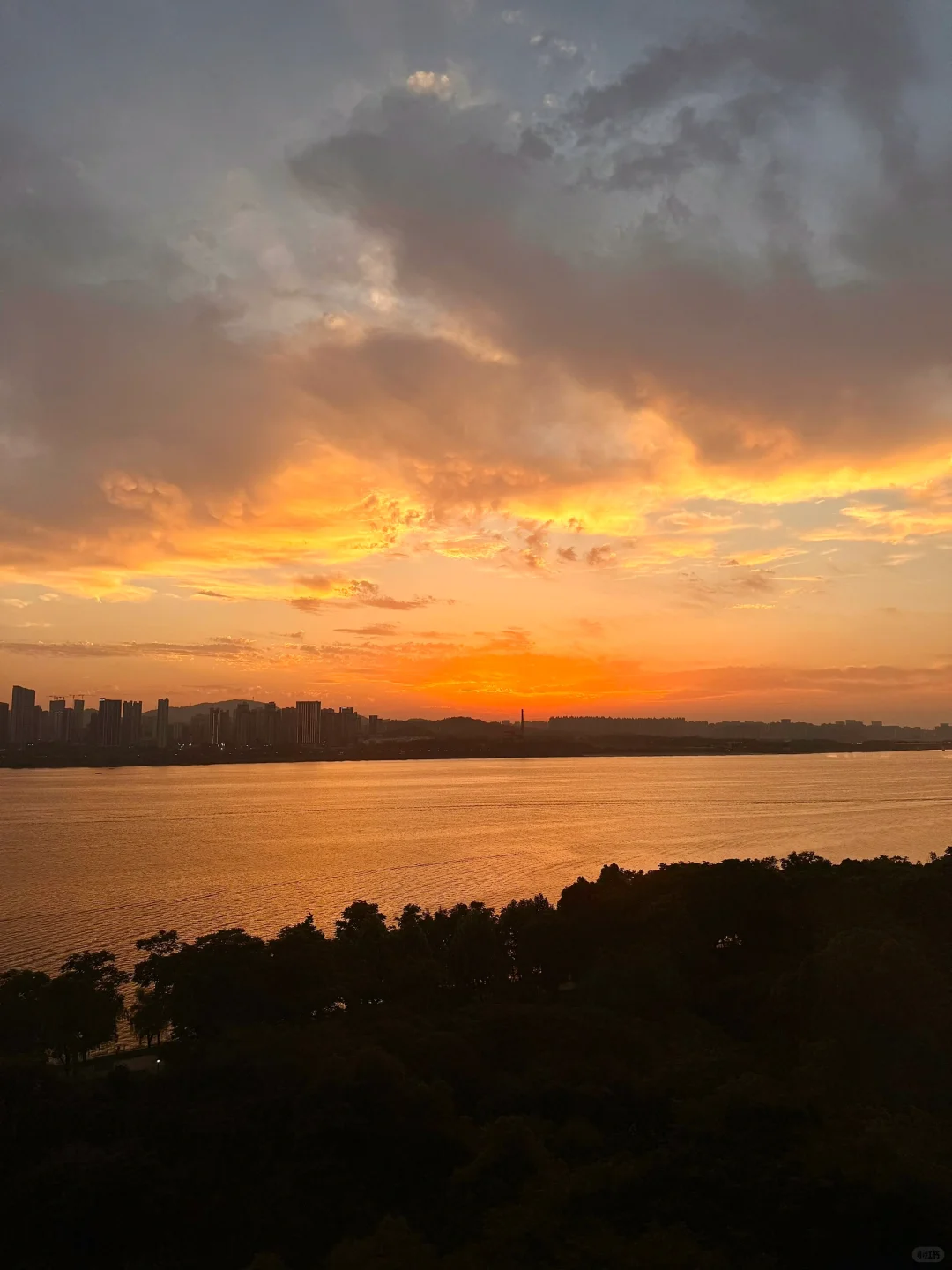 长沙5.13实拍 | 请欣赏200w江景房的晚霞