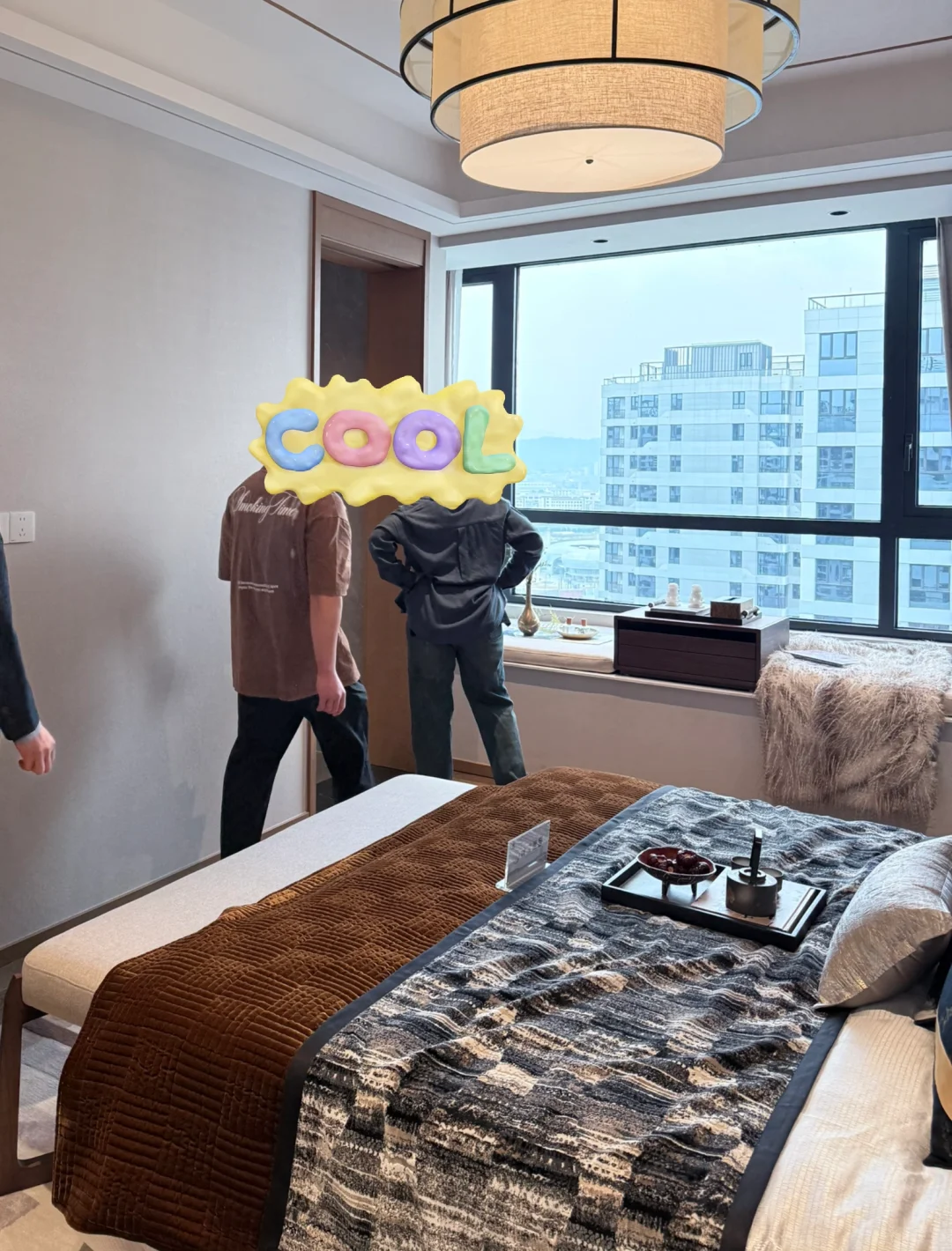 不是在看房就是在看房路上……