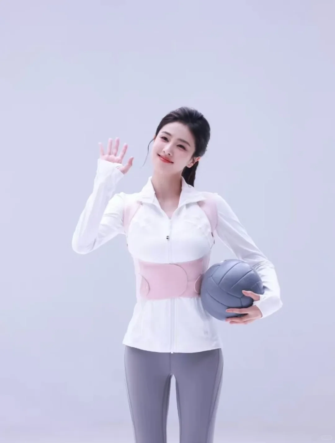 白鹿好丰腴啊，毛线衣都裹不住，好体态