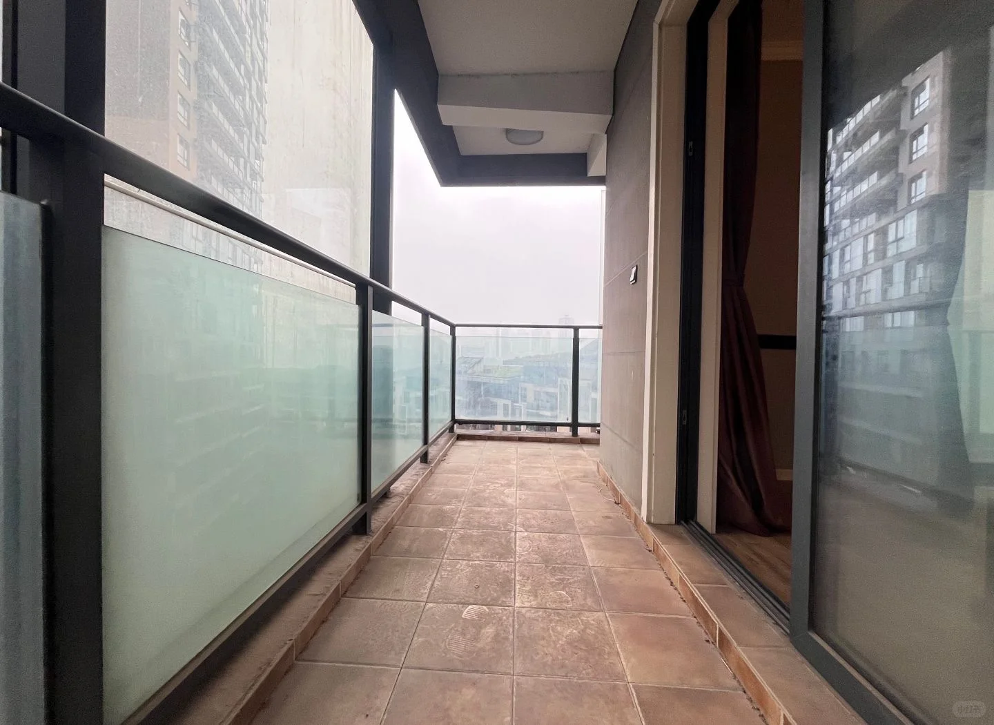 诚心出售北滨路四房 间间带阳台