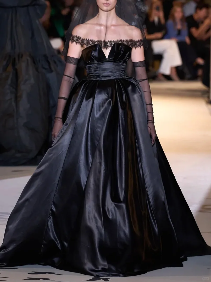Zuhair Murad 2023秋冬高定🕷️暗夜的魅惑