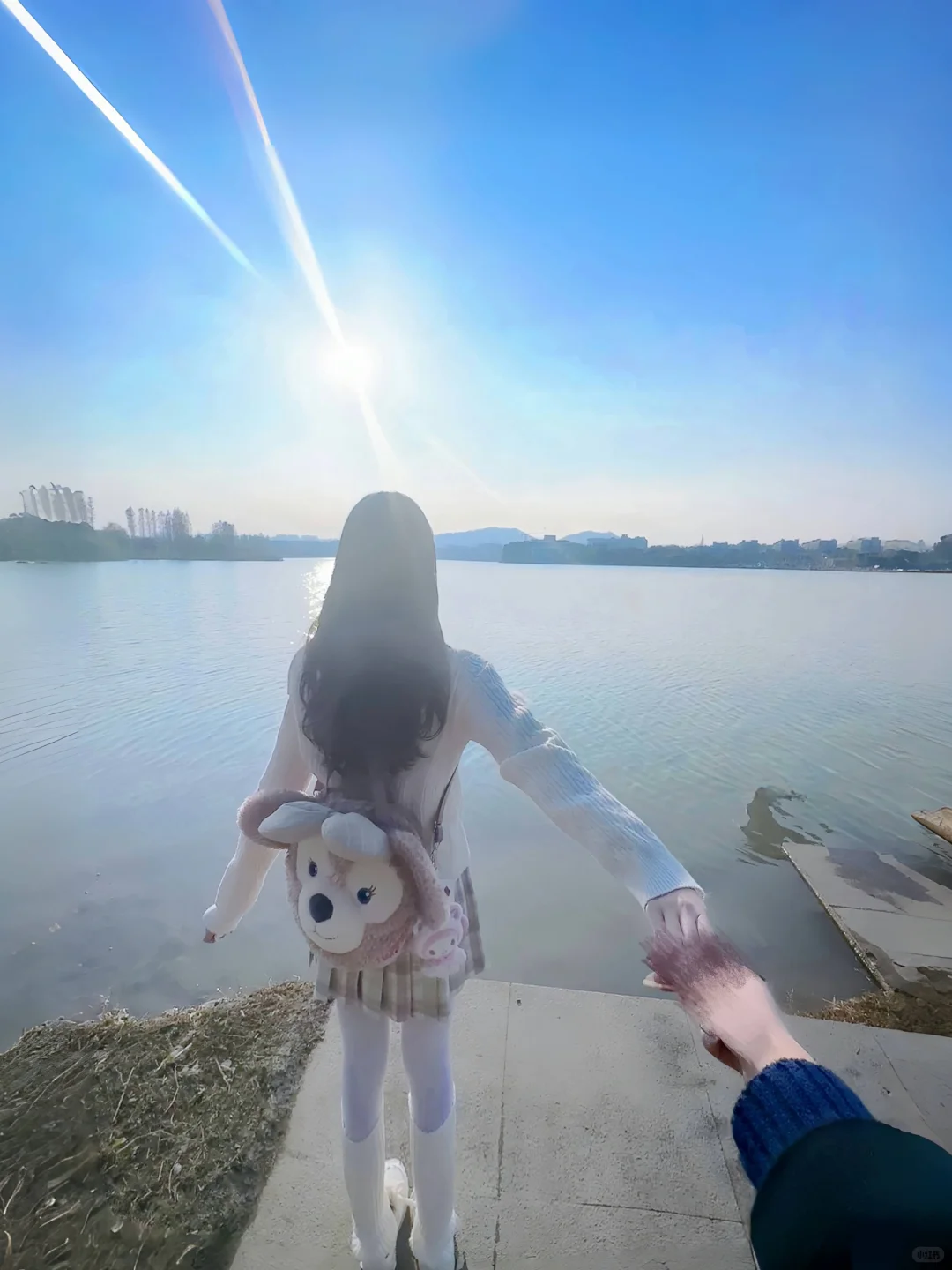 白色的丝袜简直萌翻啦！！