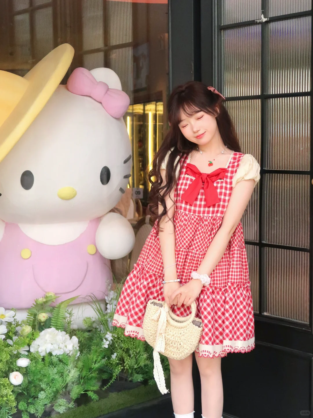 🍒把草莓小蛋糕穿上身啦！甜美红格娃娃裙～