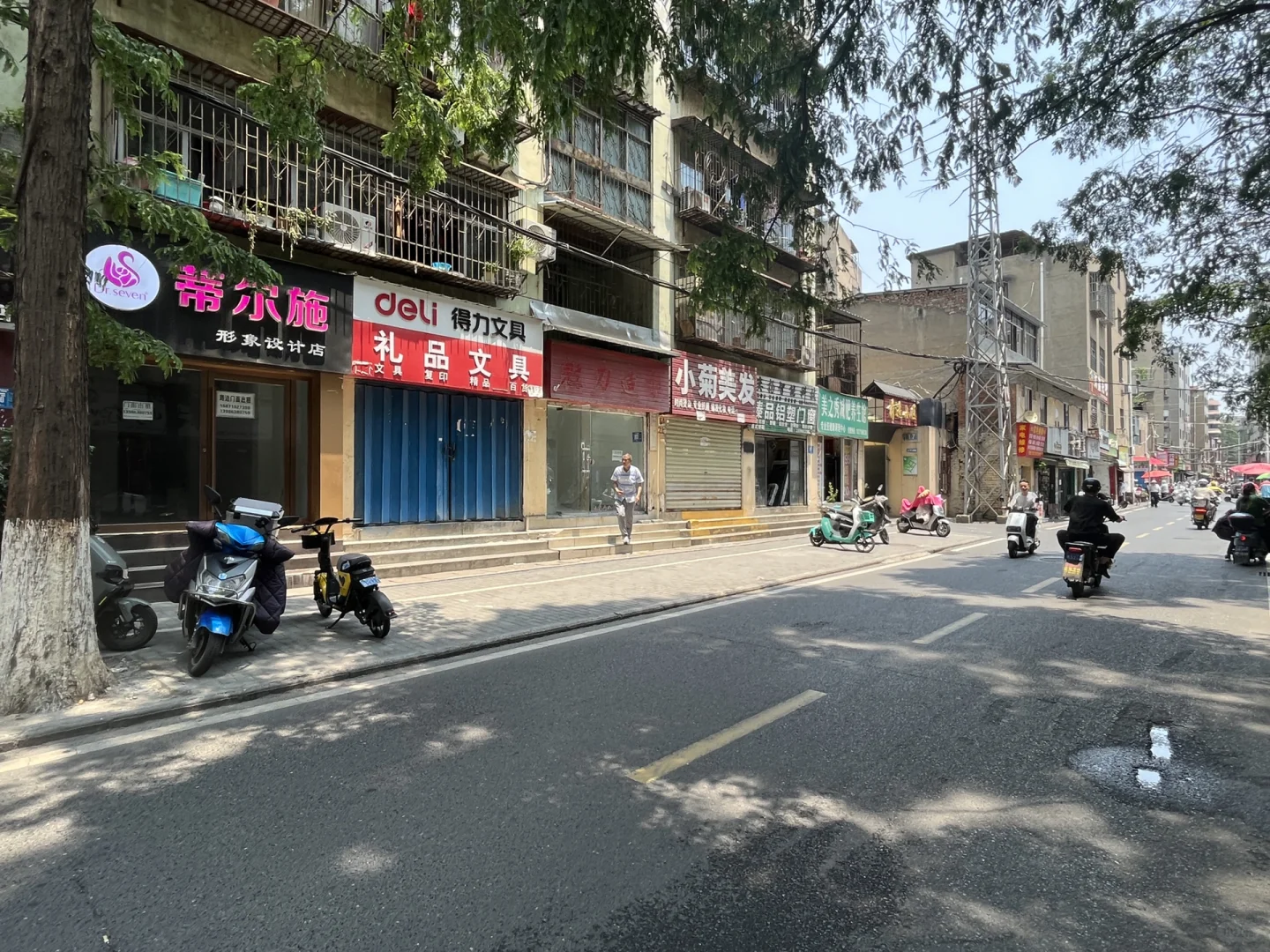 襄阳市区 马路边门面出租