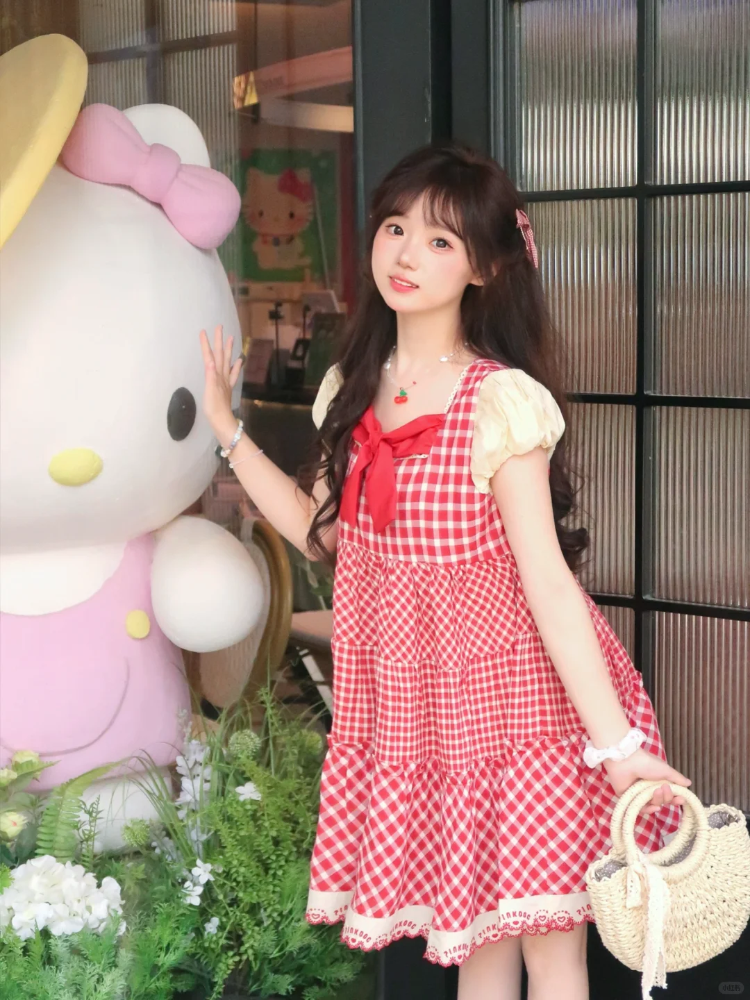 🍒把草莓小蛋糕穿上身啦！甜美红格娃娃裙～