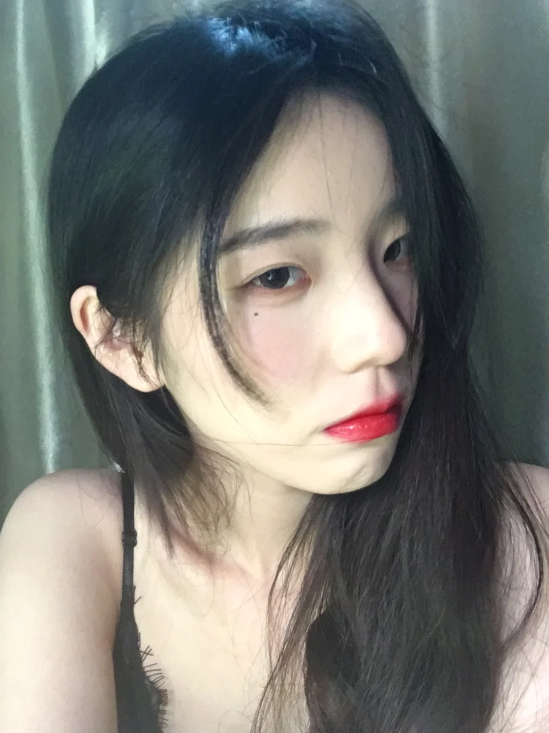 还得是黑发红唇