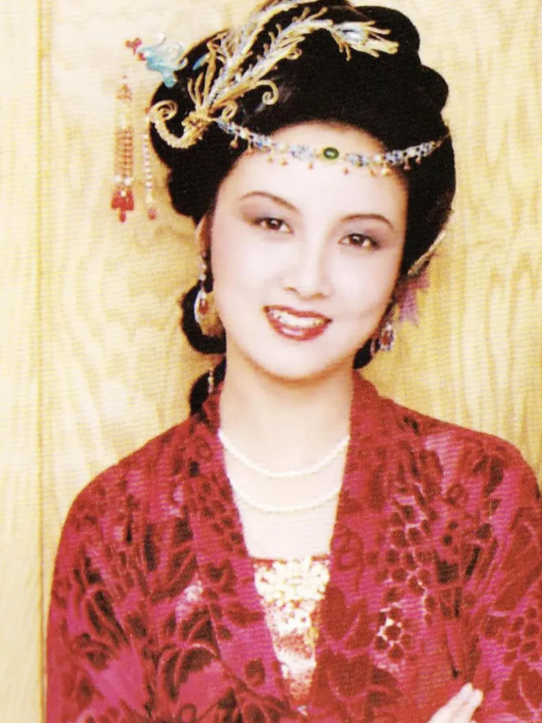 丹唇未启笑先闻：“风骚”的王熙凤💞
