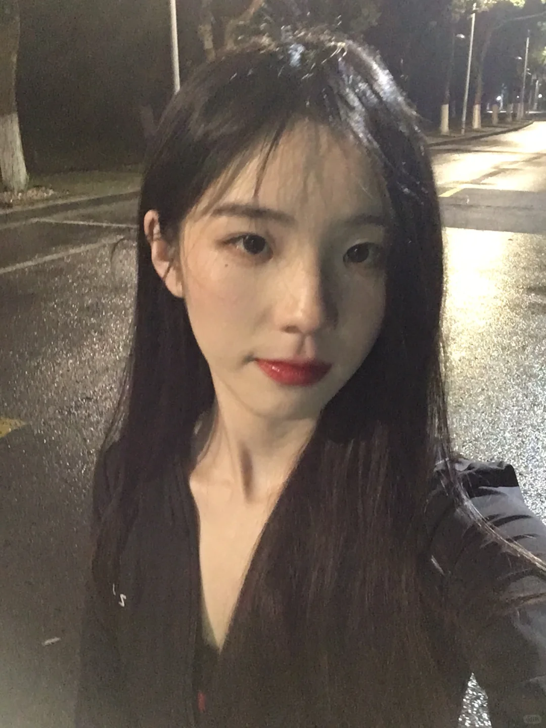 还得是黑发红唇