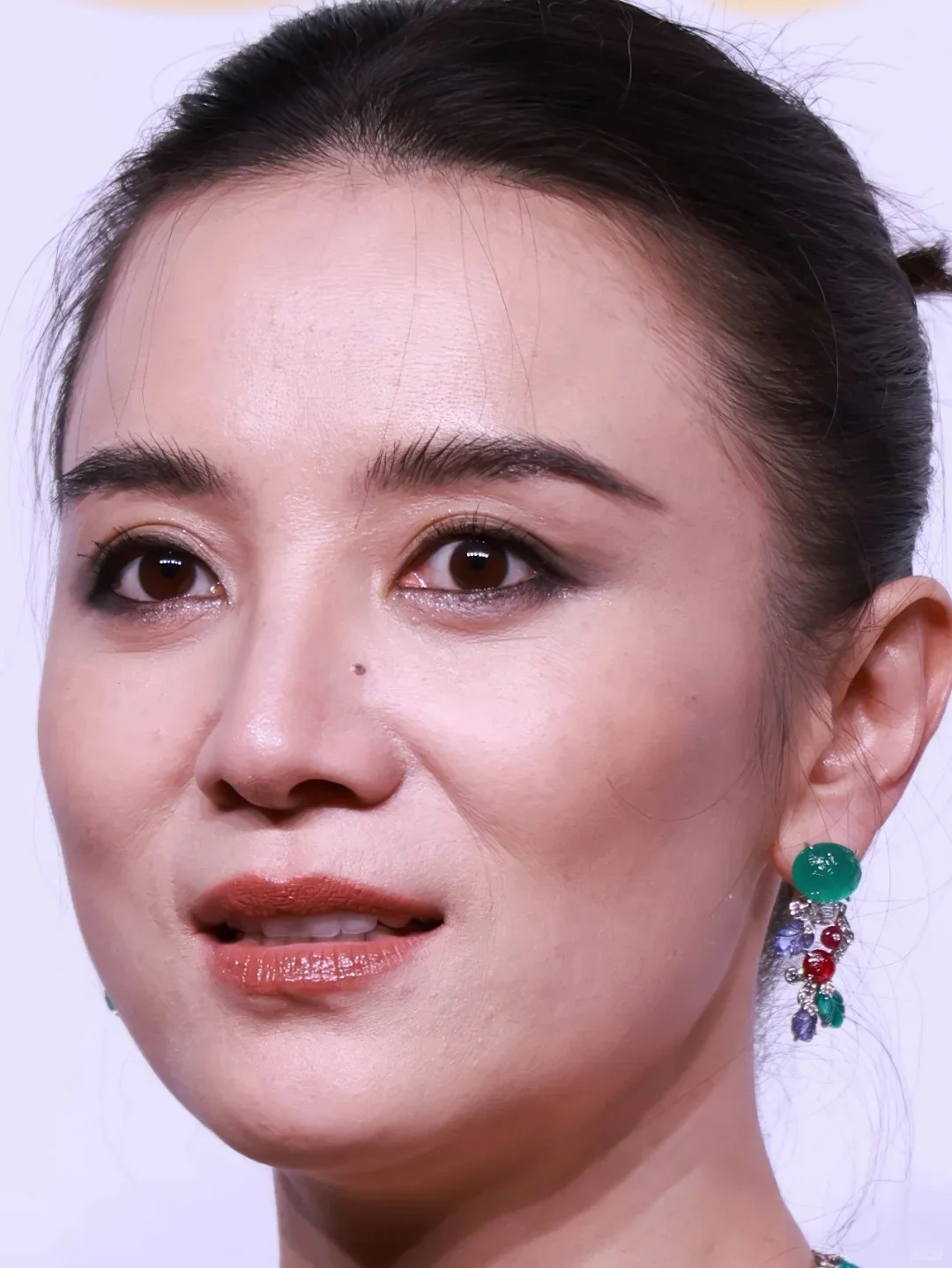 宋佳这个母系美人，既国泰民安，又温润丰腴