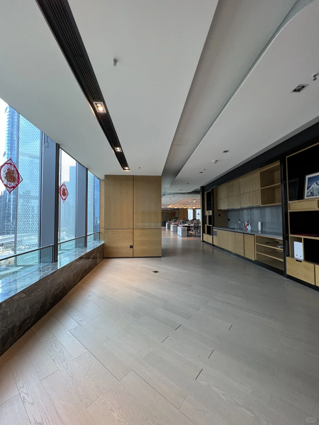 IMP都汇广场｜600平精装办公室｜4隔间+60工位