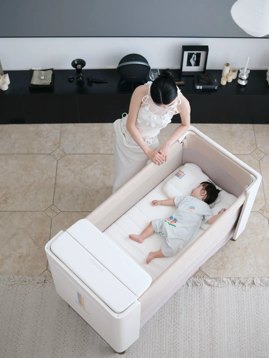 “女明星”成长的标配婴儿床