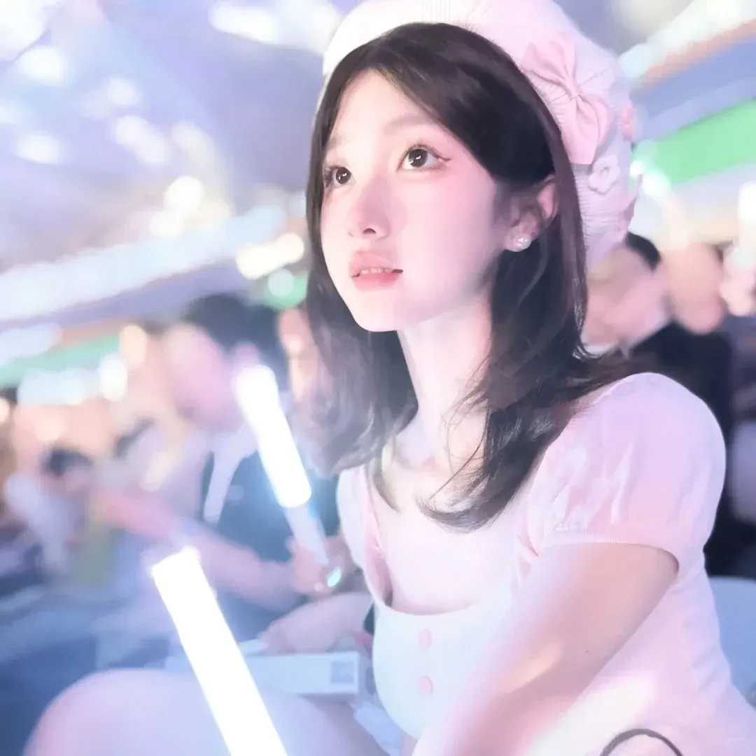 喜欢少萝or少妇丨头像