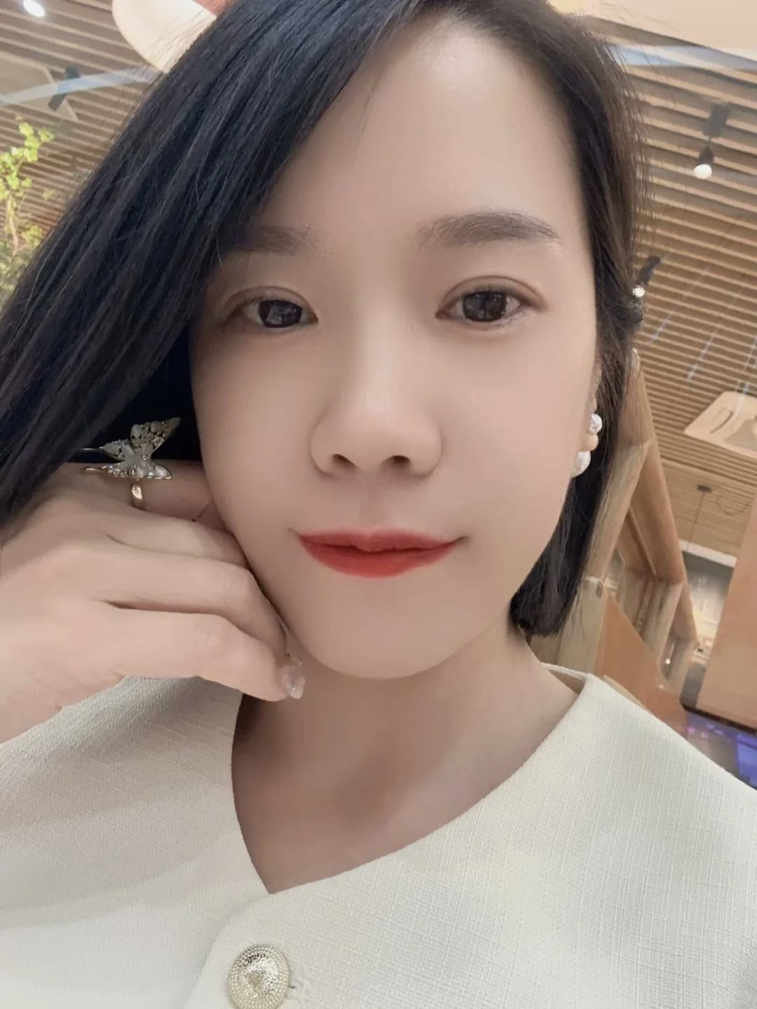 44大姐姐，装嫩……
