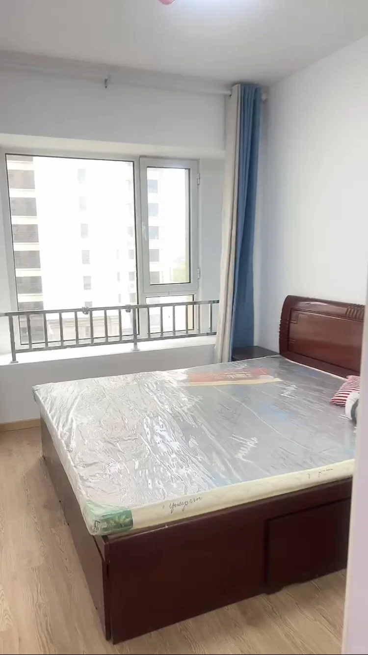 邯郸东区三居室次卧，包物业带车位，近万象汇