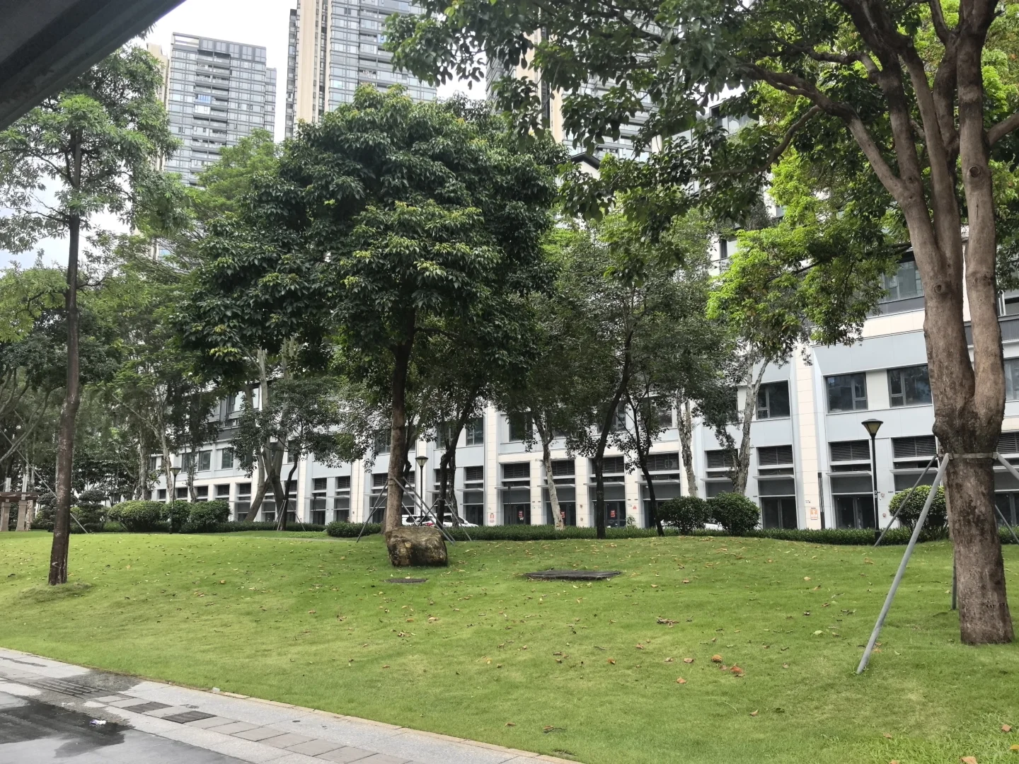 避雷，不要租不要买中海寰宇时代的商铺