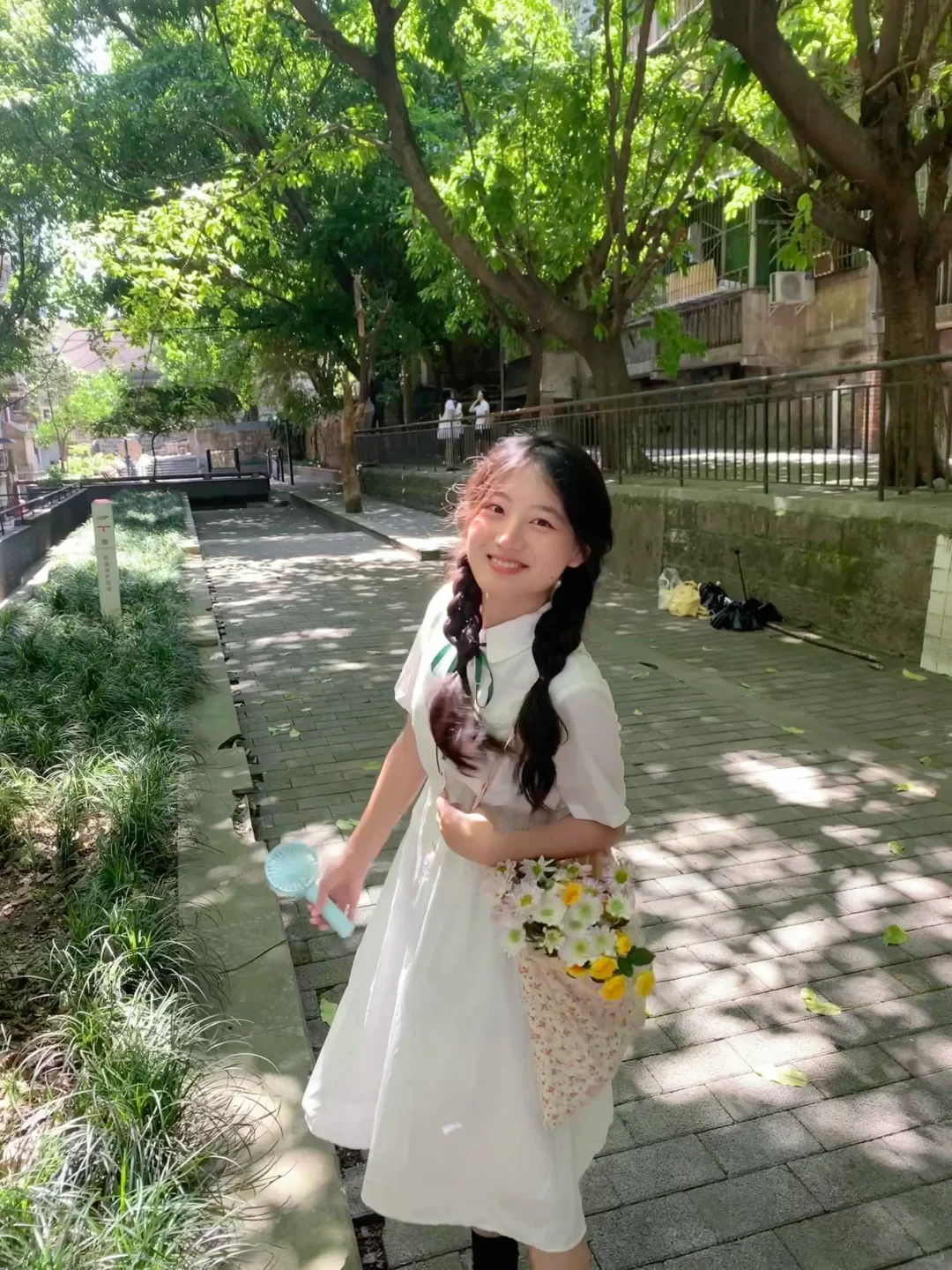 安静乖乖女