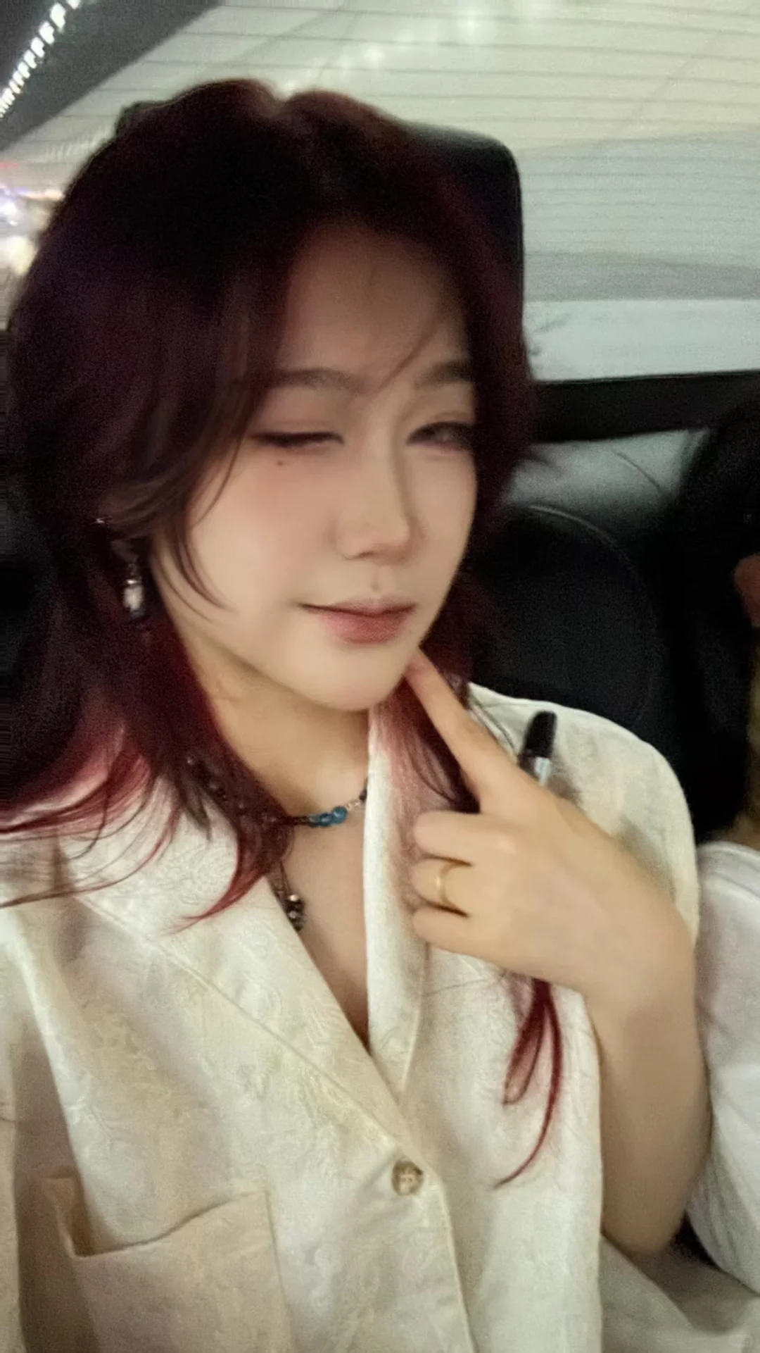 抛个媚眼给瞎子看