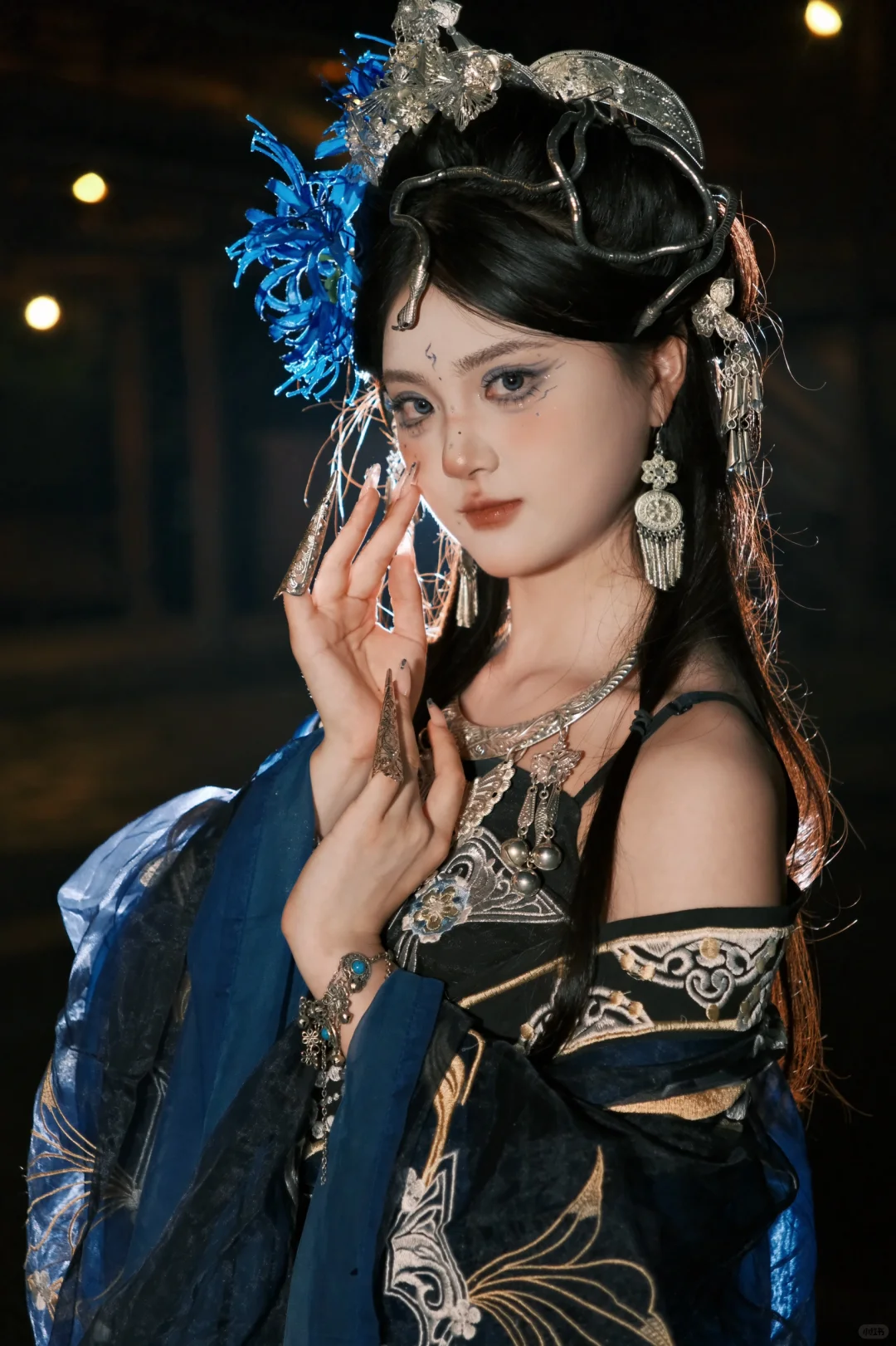 她可是寨子最会蛊惑人心的🦋 蛊惑人心的