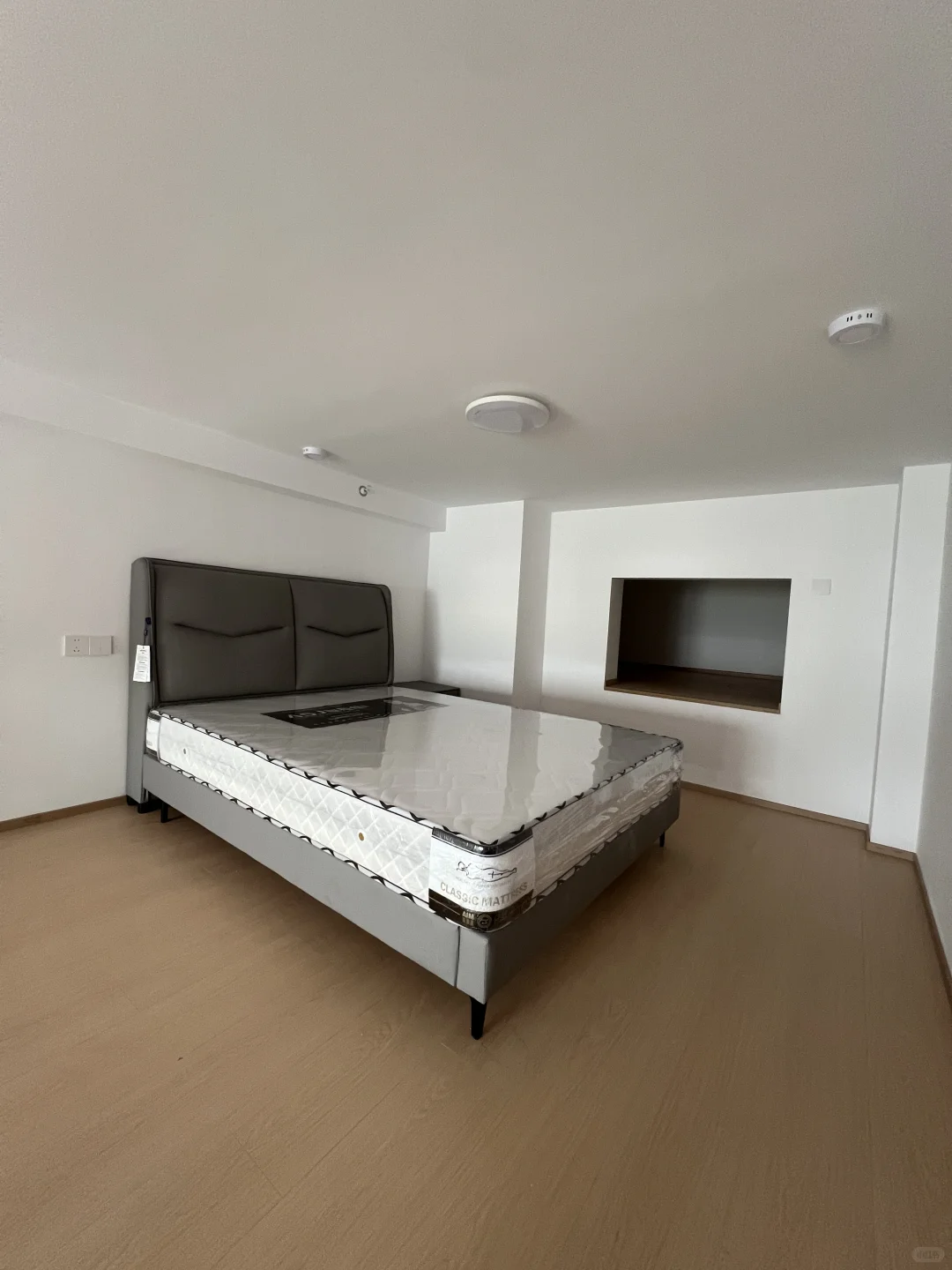 直租良渚未来之光35loft户型无中介费