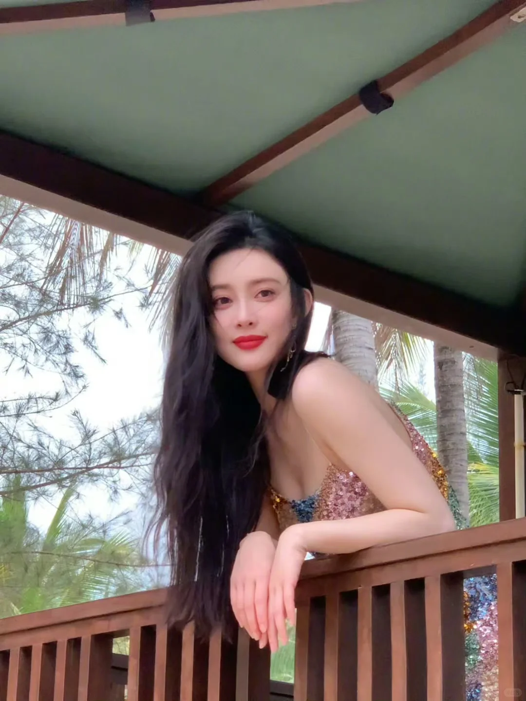 媚眼如丝，风情万种