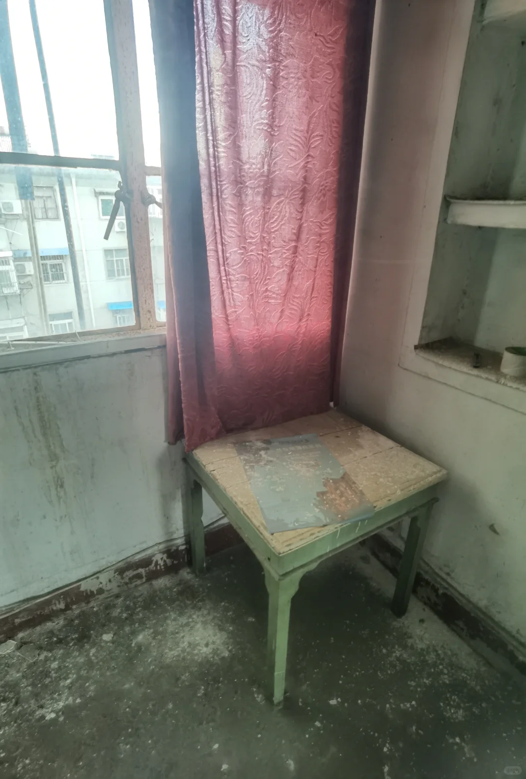 在市中心花10万买了一套老破小