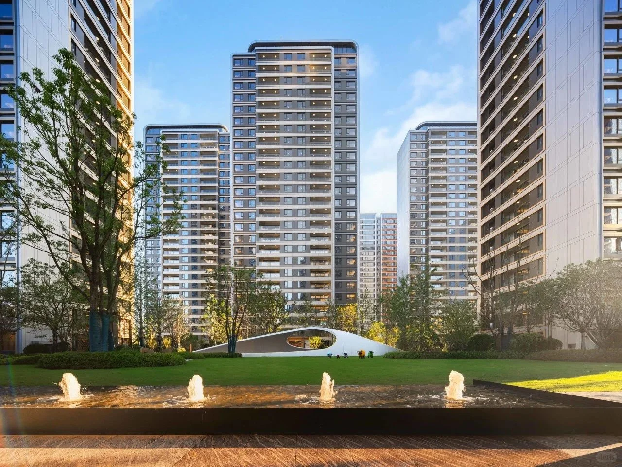 杭州临平地铁口3室2卫家具齐全新房出租