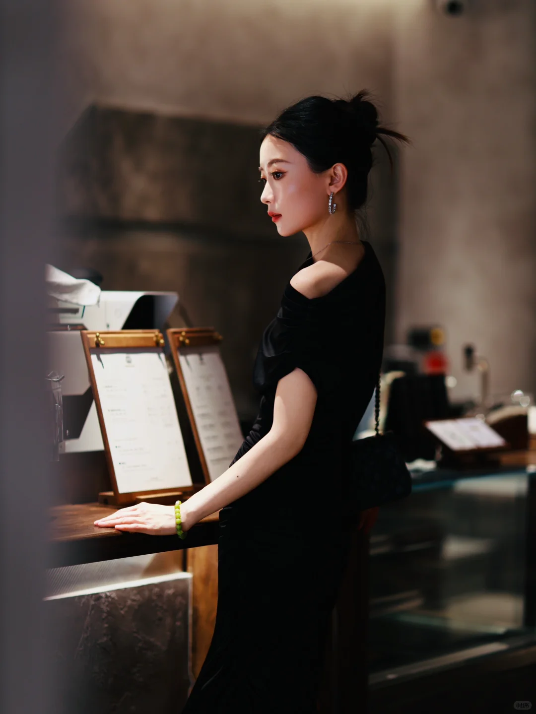 “非对称魅力”