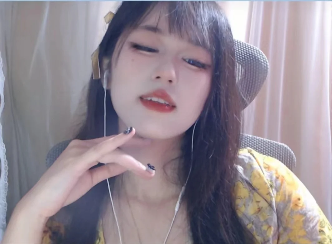 哇眼睛会拉丝
