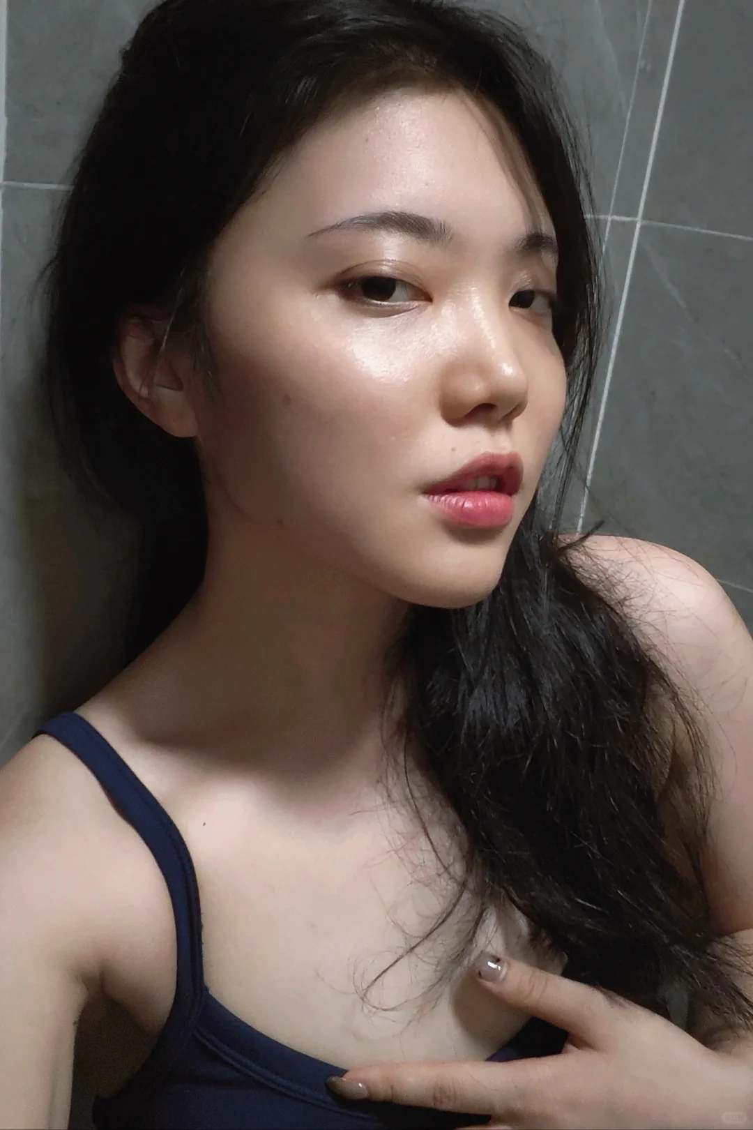 如果她稍微眯起眼睛