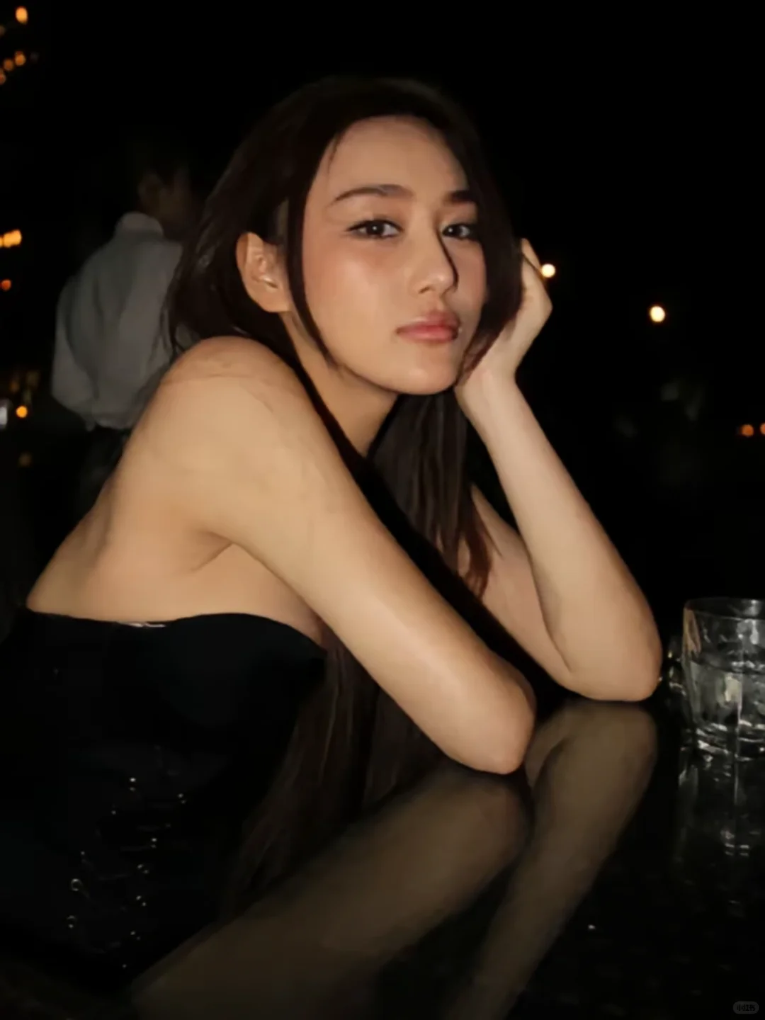 妩媚勾魂 风情万种