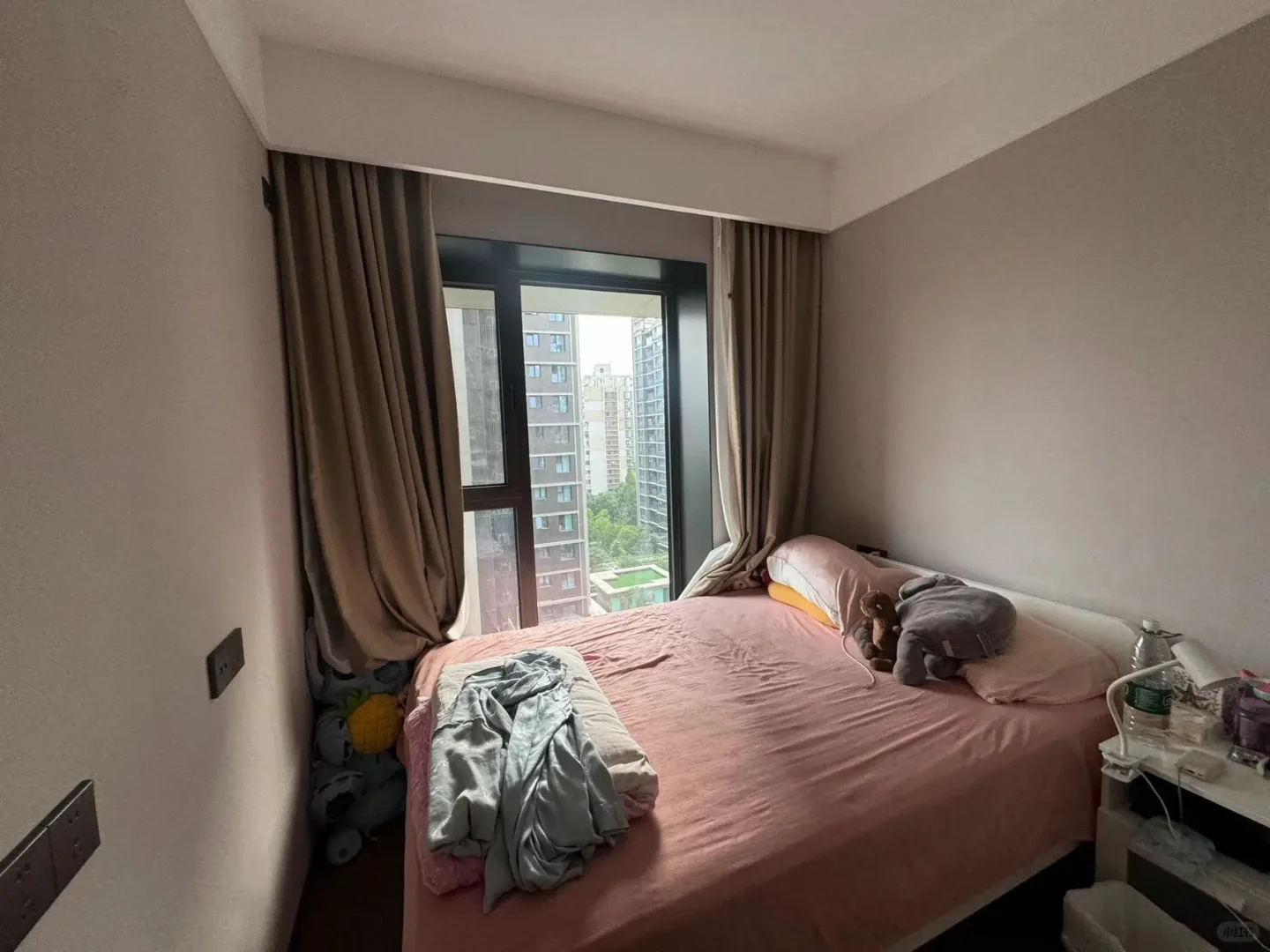 新房入住仁恒海上源，小三房两卫，拎包入住