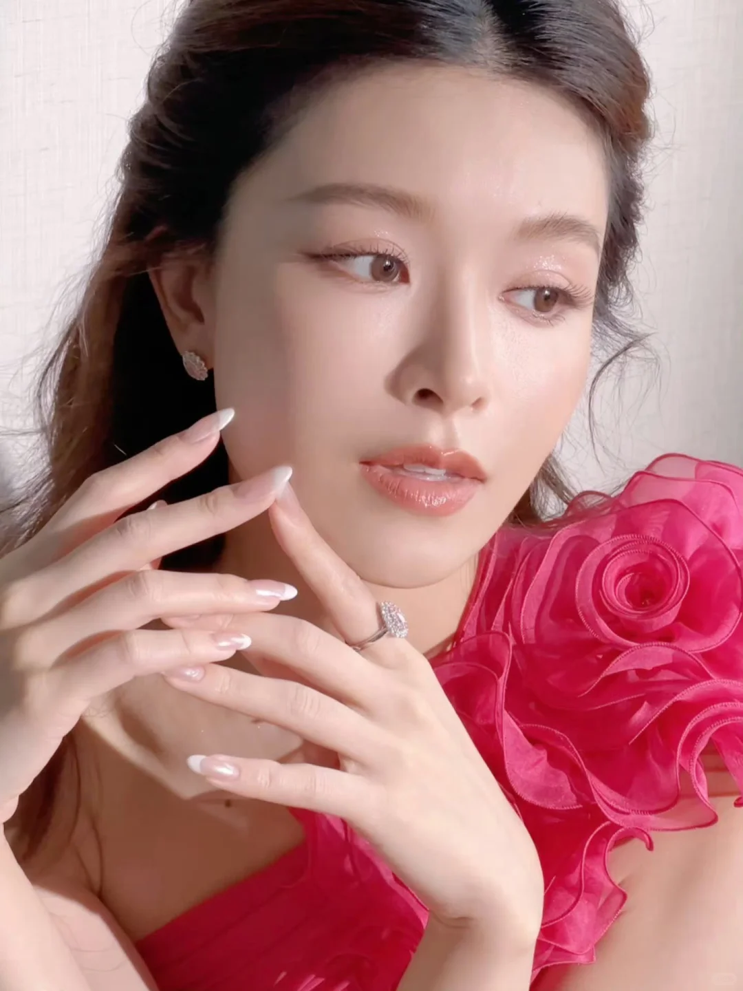 文咏珊，玫瑰花开，美到心坎里了🌹